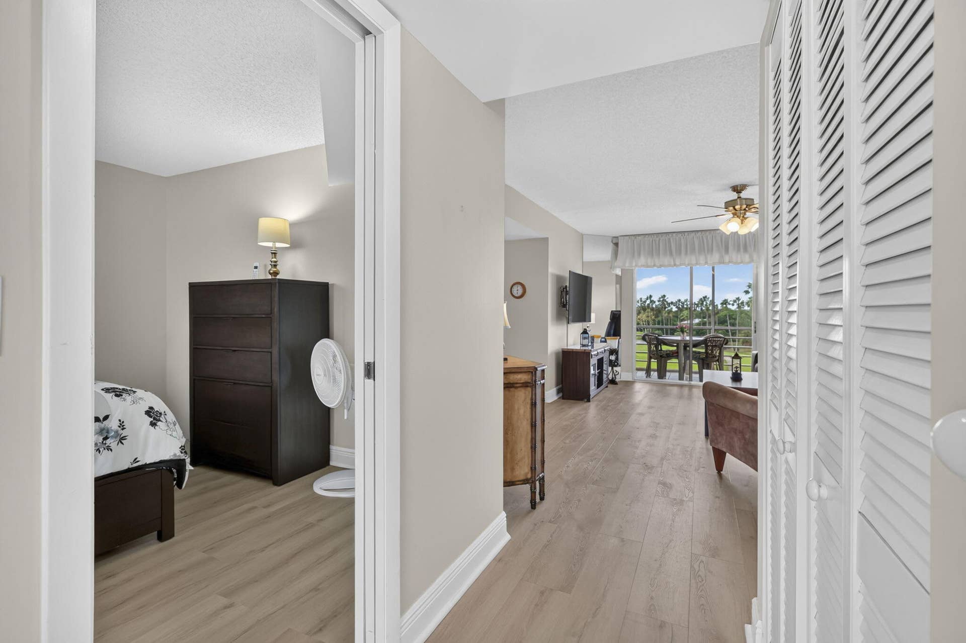 3871 Via Poinciana, #407, Lake Worth, FL 33467 16-web-or-mls-BS1A3425