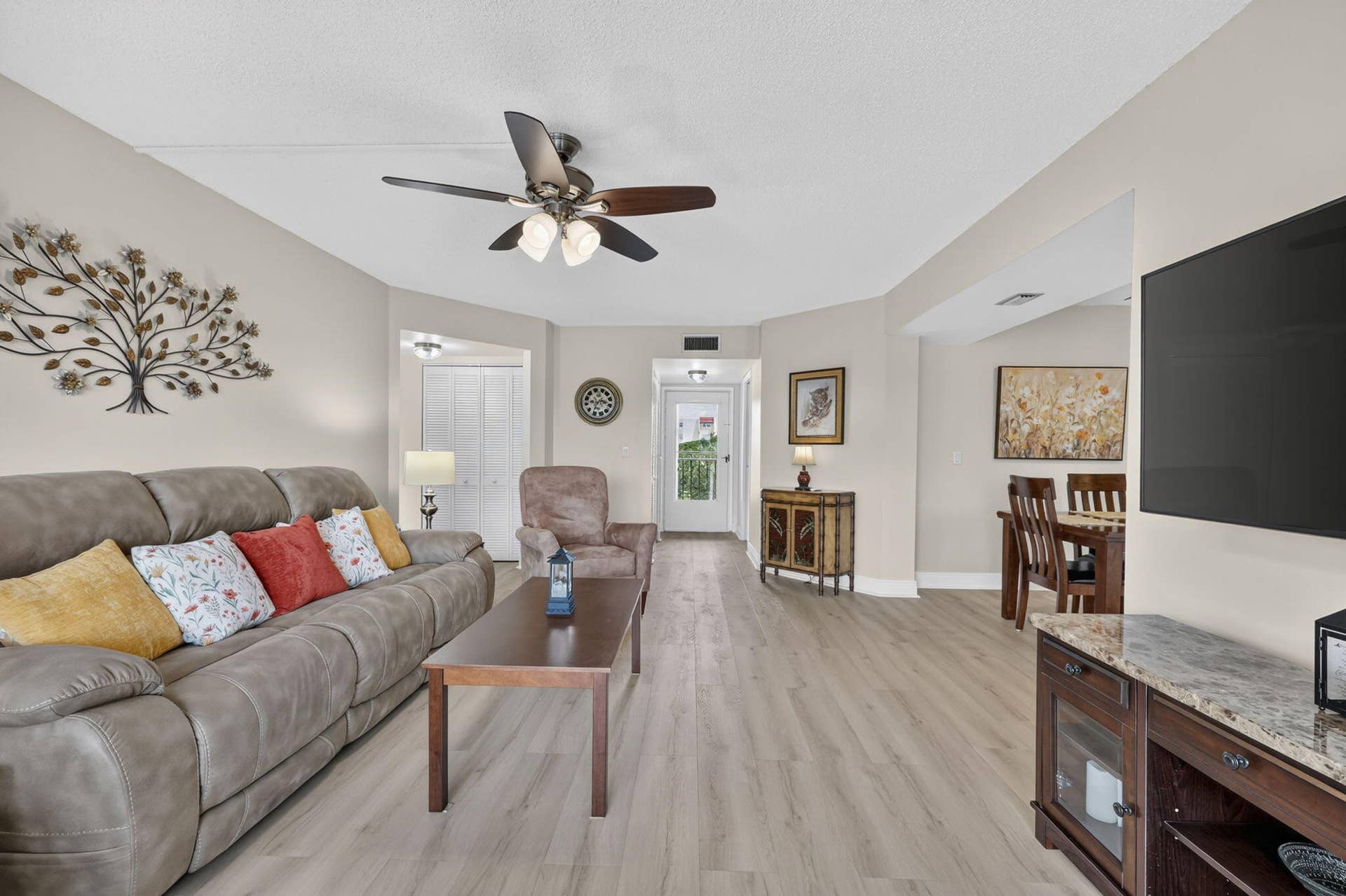 3871 Via Poinciana, #407, Lake Worth, FL 33467 30-web-or-mls-BS1A3487