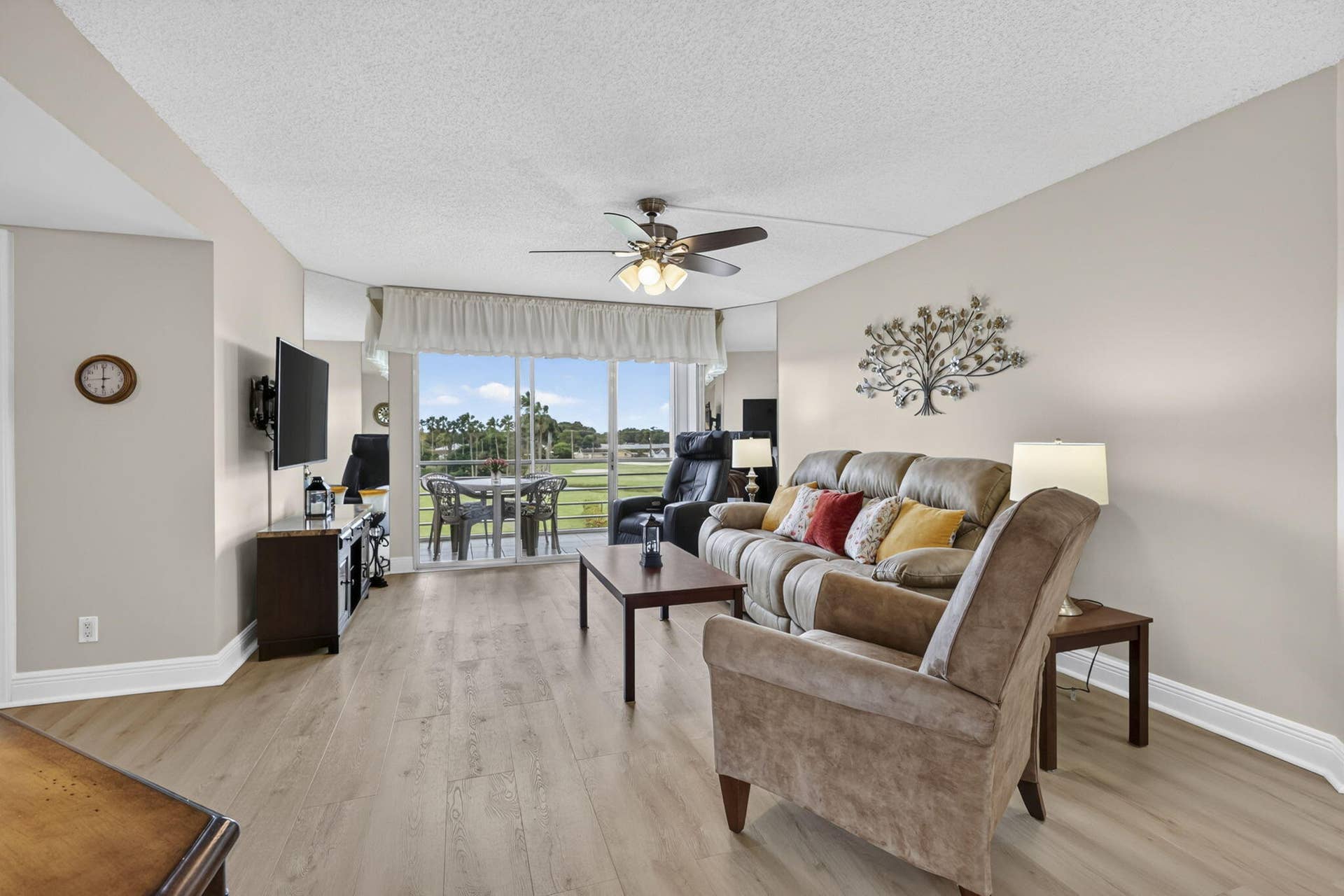 3871 Via Poinciana, #407, Lake Worth, FL 33467 24-web-or-mls-BS1A3456