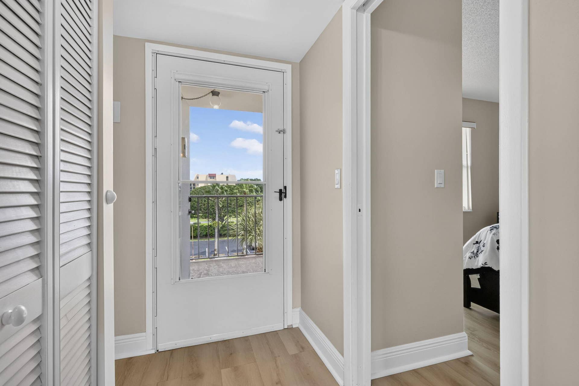 3871 Via Poinciana, #407, Lake Worth, FL 33467 17-web-or-mls-BS1A3430