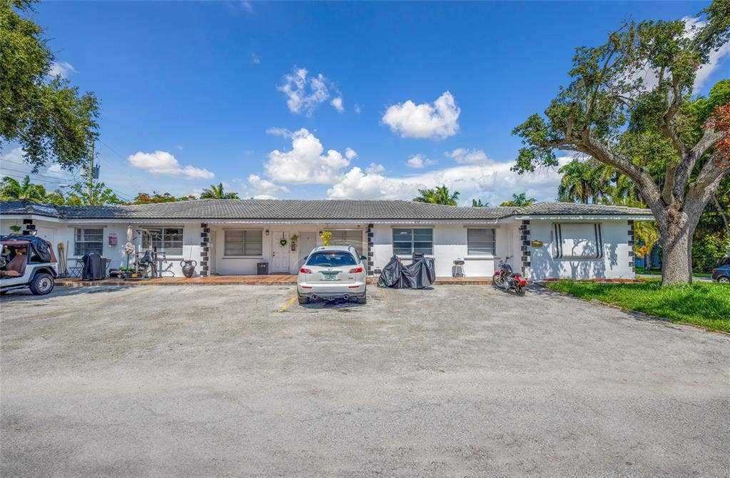213 SE PARK Street, #1-6, Dania Beach, FL 33004 GetMedia
