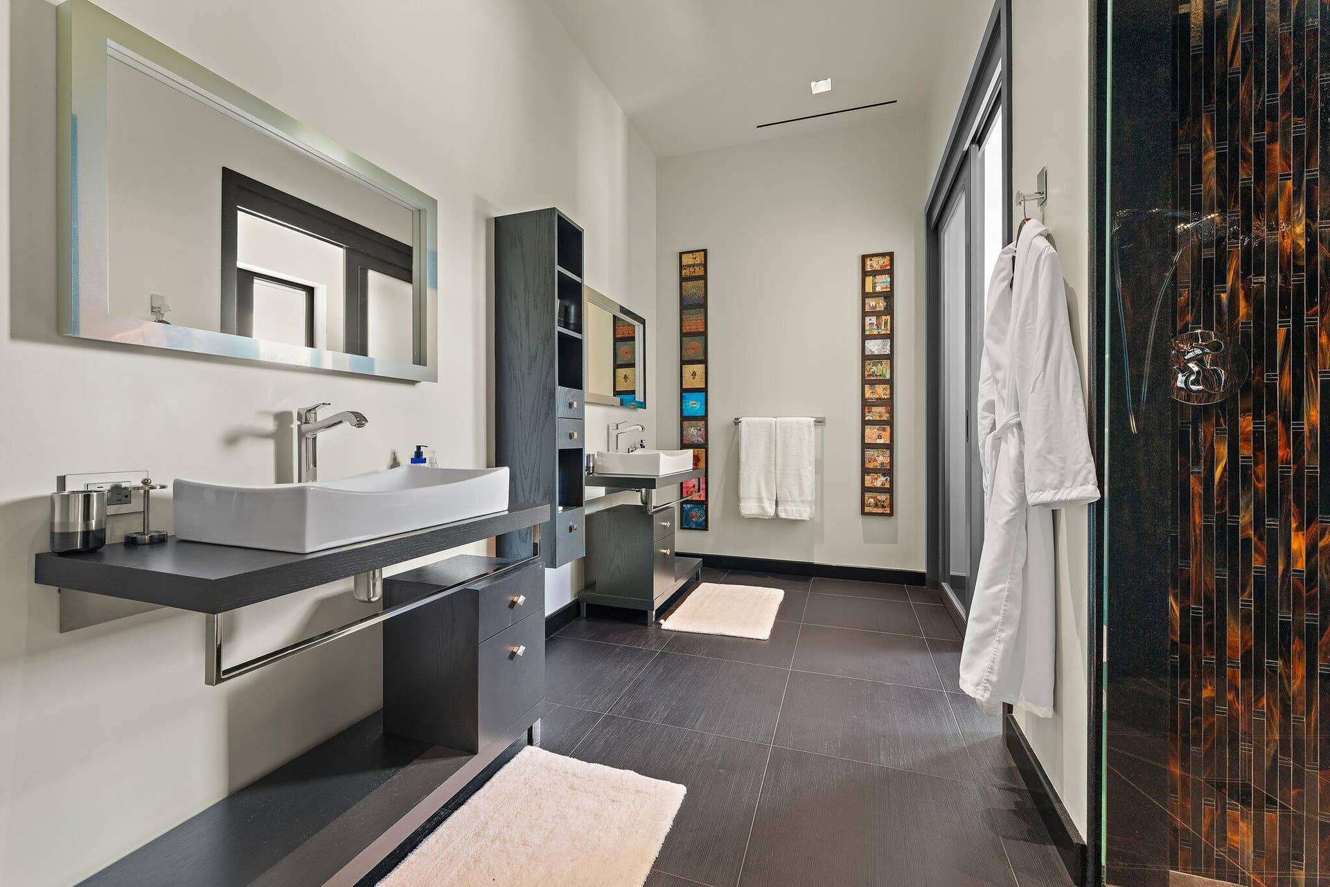 211 Bears Club Drive, Jupiter, FL 33477 2nd FL Guest Bath - South