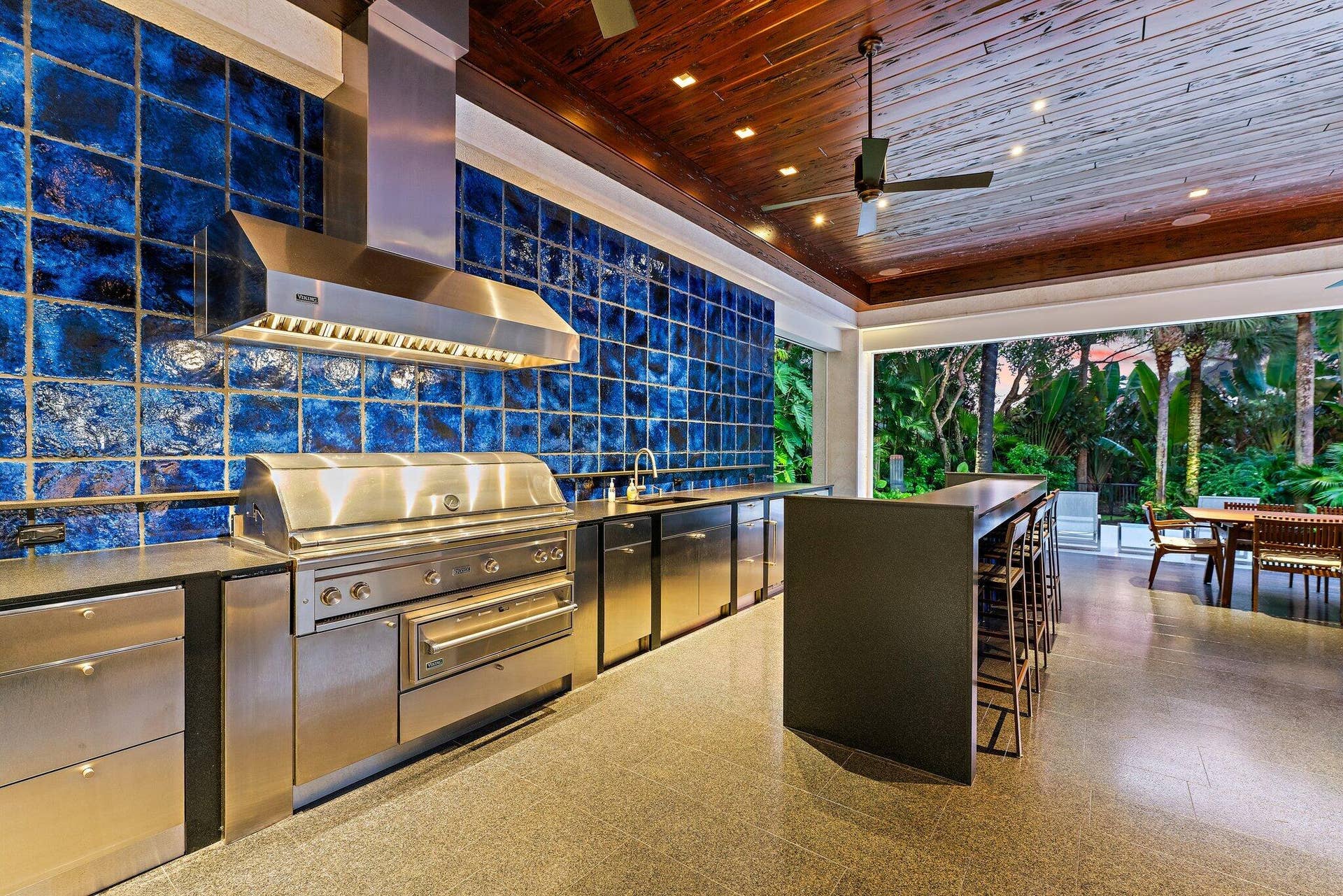 211 Bears Club Drive, Jupiter, FL 33477 BBQ at Covered Patio