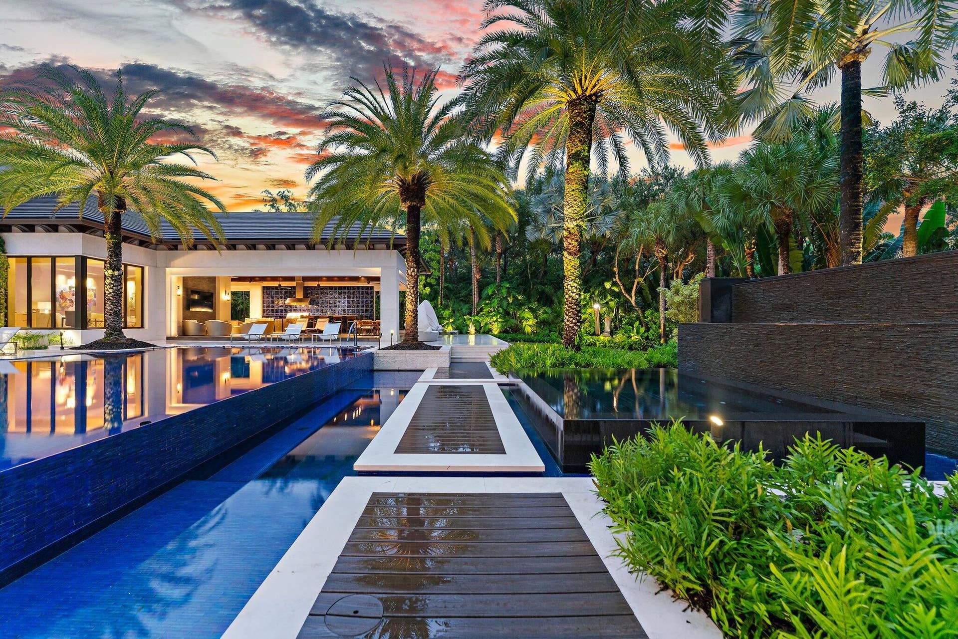 211 Bears Club Drive, Jupiter, FL 33477 Walkway from Gym to Covered Patio