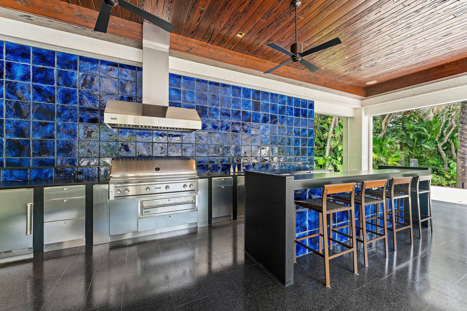 211 Bears Club Drive, Jupiter, FL 33477 BBQ at Covered Patio