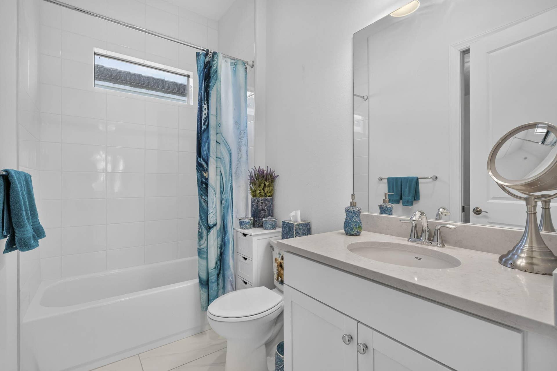 16065 Key Biscayne Lane, Westlake, FL 33470 Guest Bath