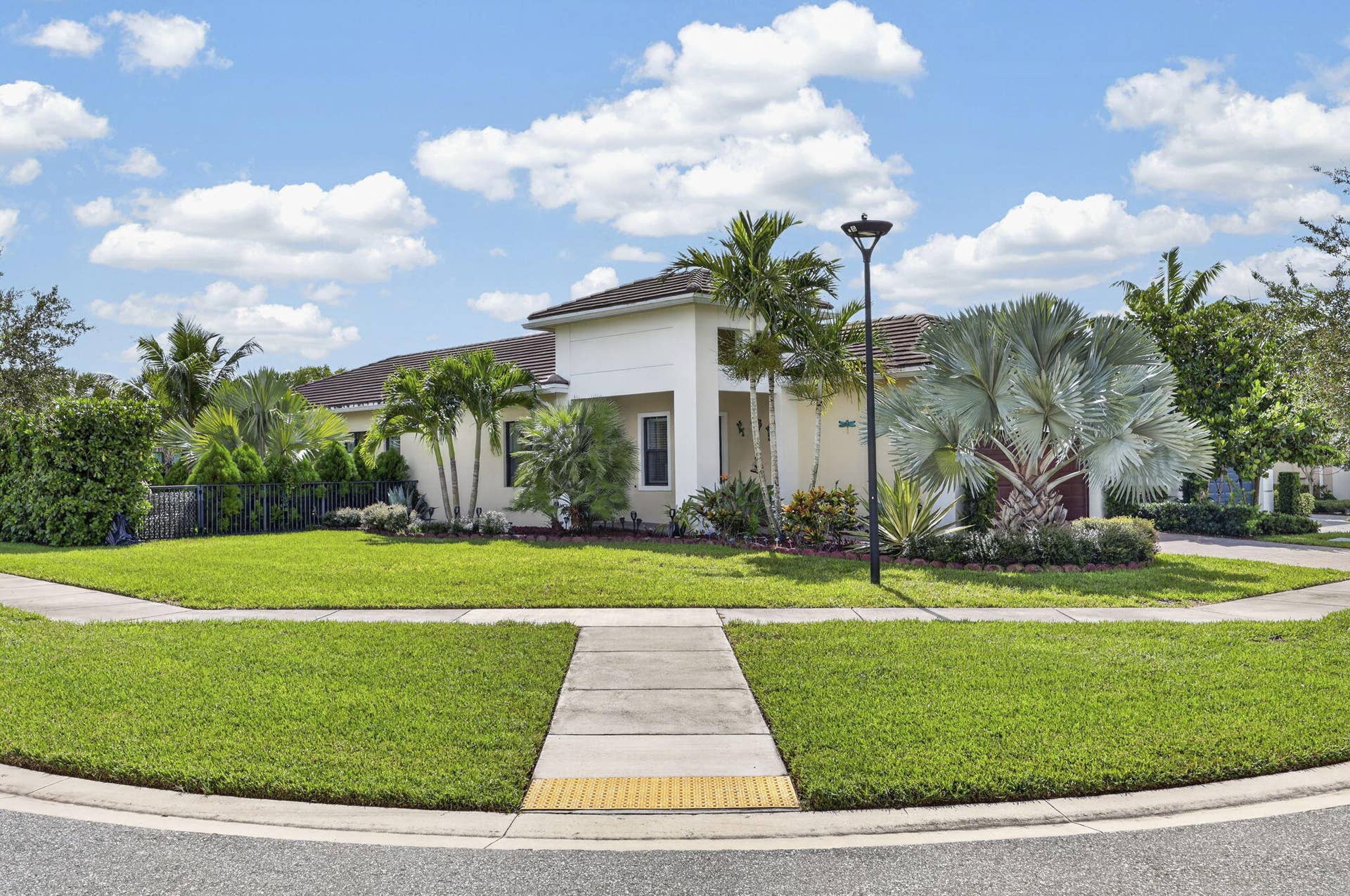 16065 Key Biscayne Lane, Westlake, FL 33470 16065 Key Biscayne Lane, Westlake, FL