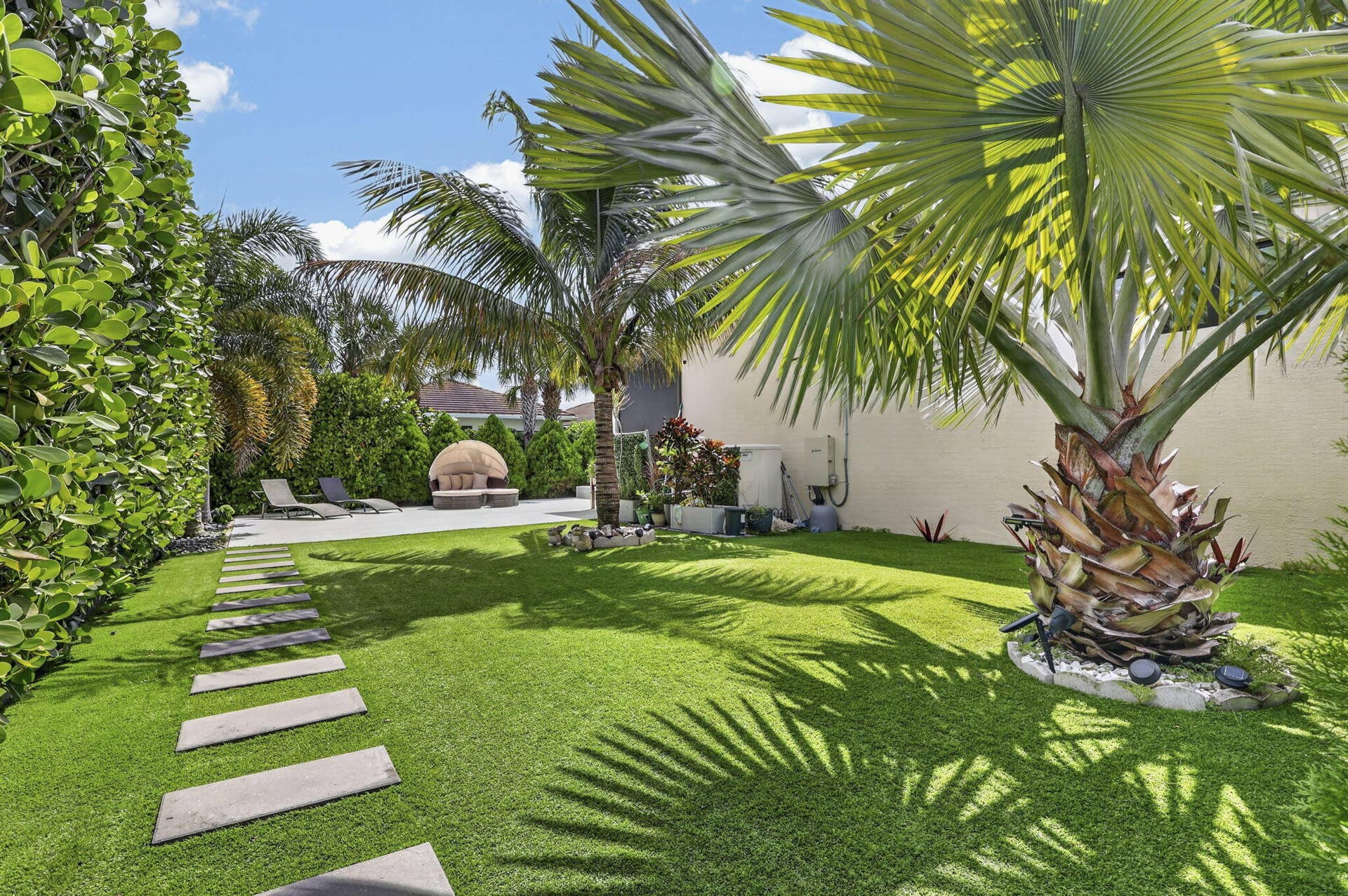 16065 Key Biscayne Lane, Westlake, FL 33470 Custom Turf Area