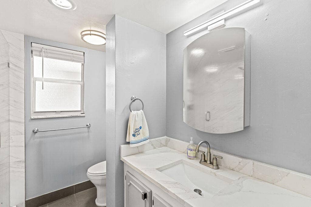3590 Via Poinciana, #216, Lake Worth, FL 33467 DSC04862