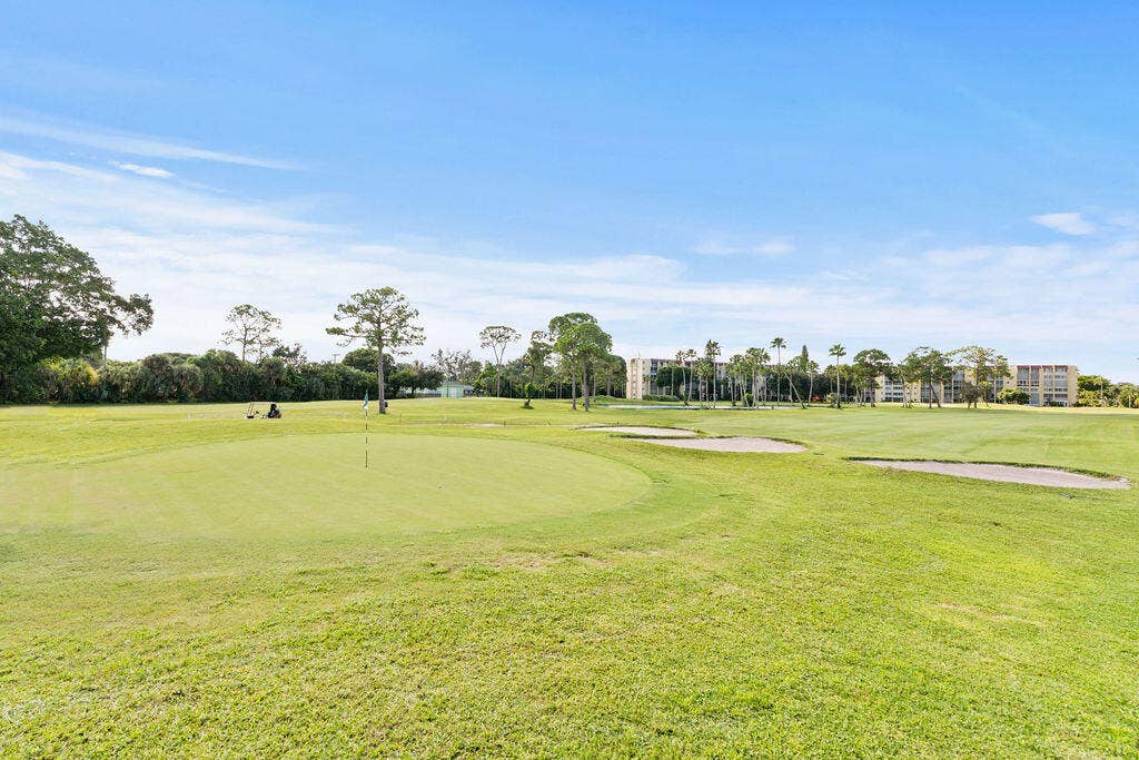 3590 Via Poinciana, #216, Lake Worth, FL 33467 Poinciana golf course