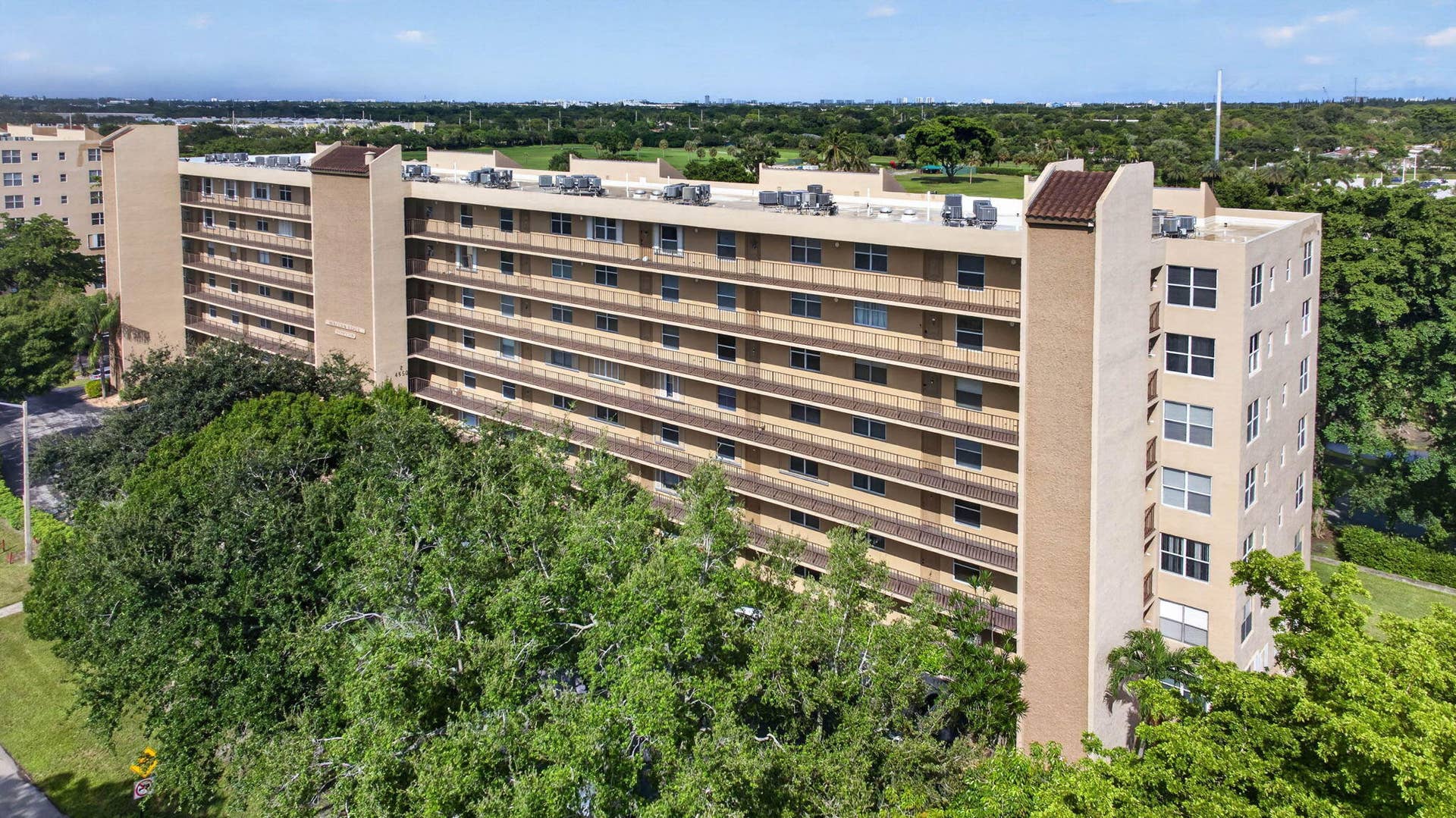 4550 NW 18TH Avenue, #107, Deerfield Beach, FL 33064 28-web-or-mls-4550-36