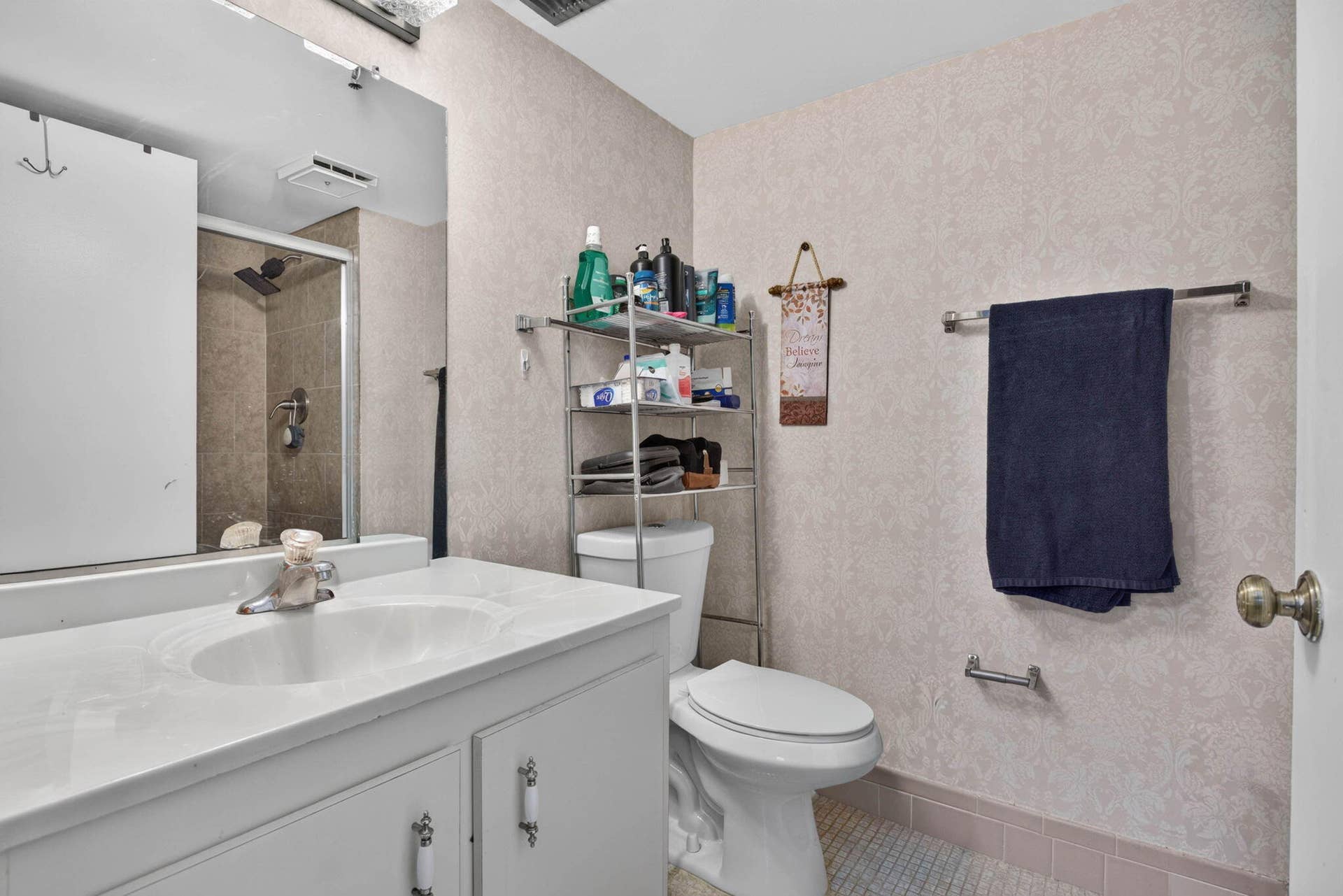 4550 NW 18TH Avenue, #107, Deerfield Beach, FL 33064 Primary bathroom