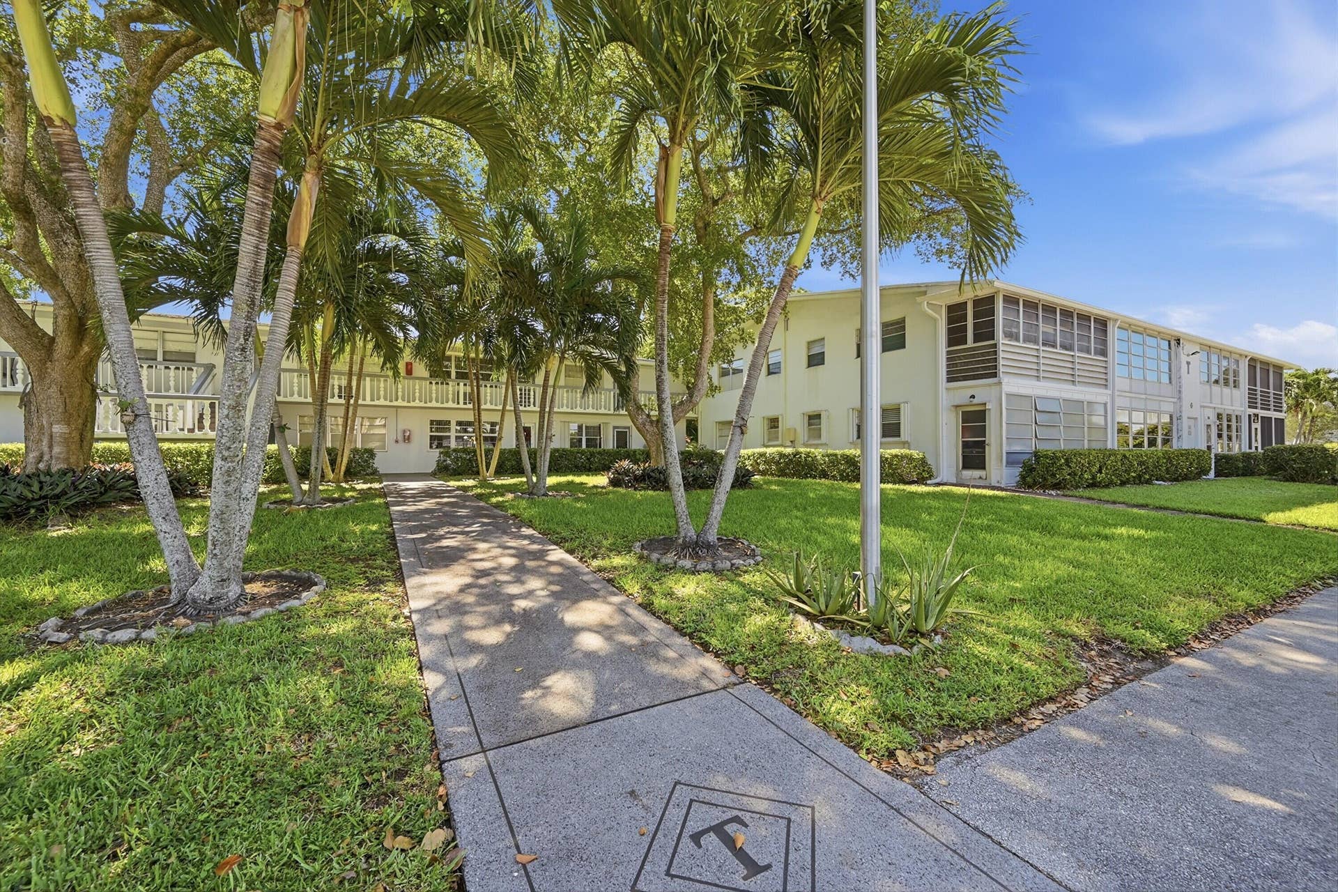 551 DURHAM Circle, #T, Deerfield Beach, FL 33442 BUILDING