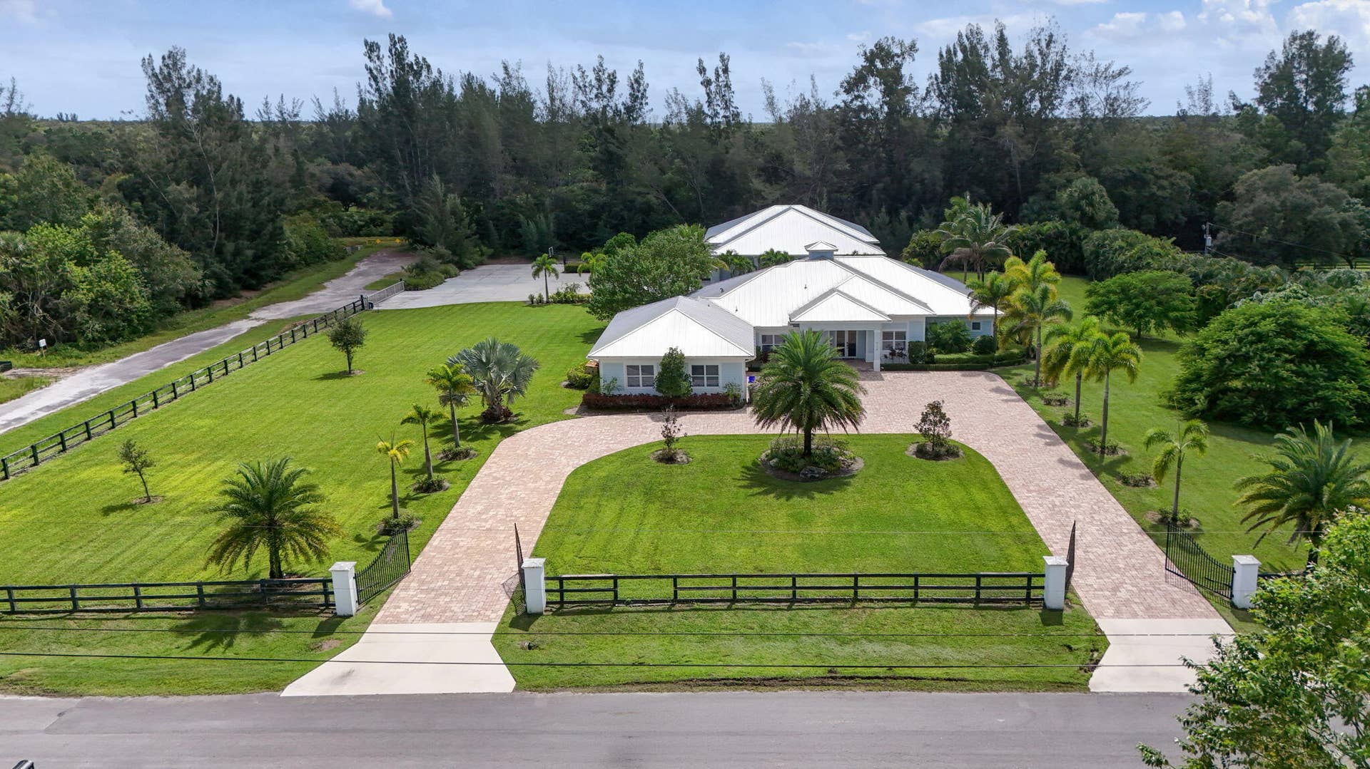 9118 Whippoorwill Trail, Jupiter, FL 33478 aerial view