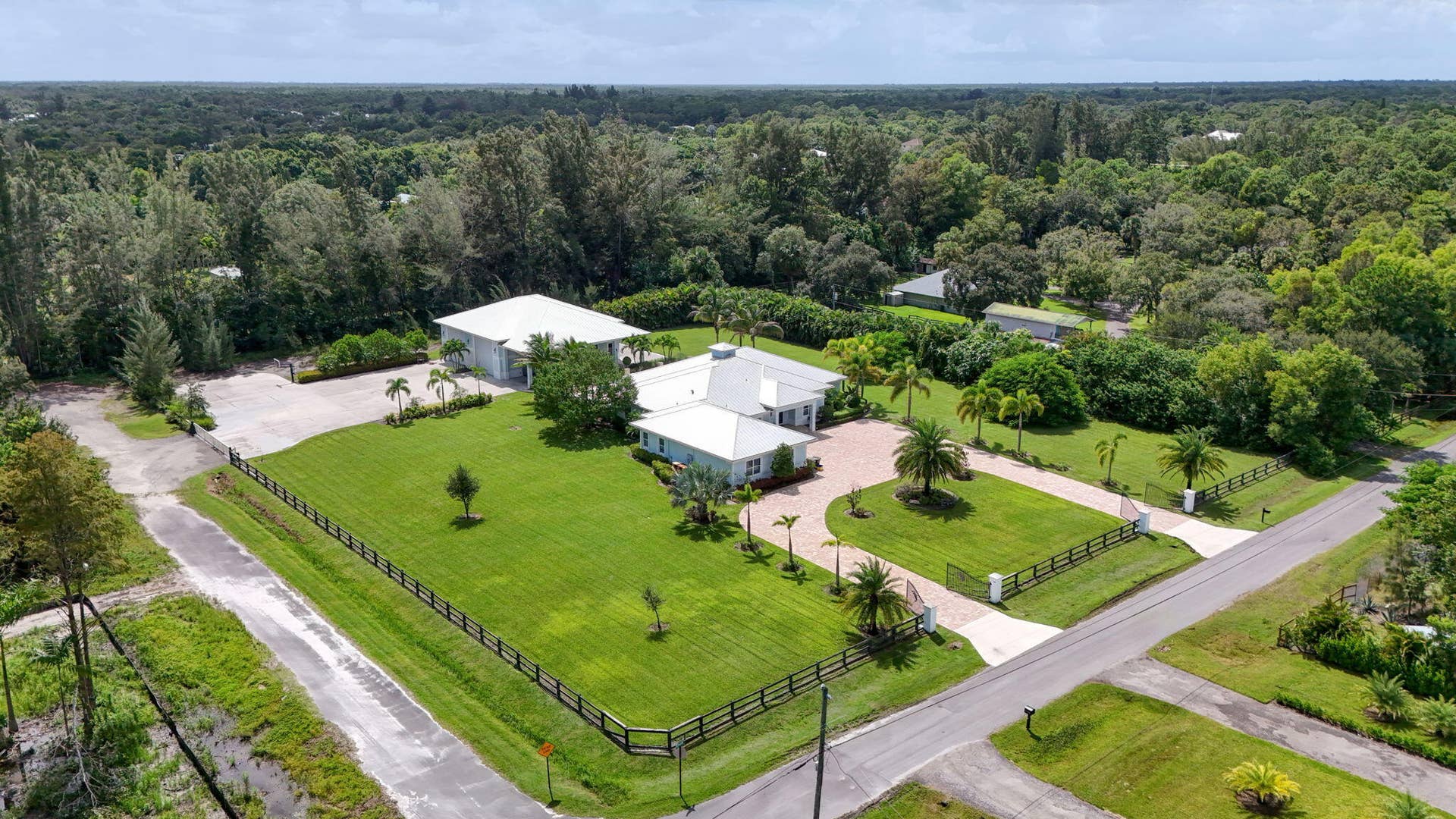 9118 Whippoorwill Trail, Jupiter, FL 33478 aerial view