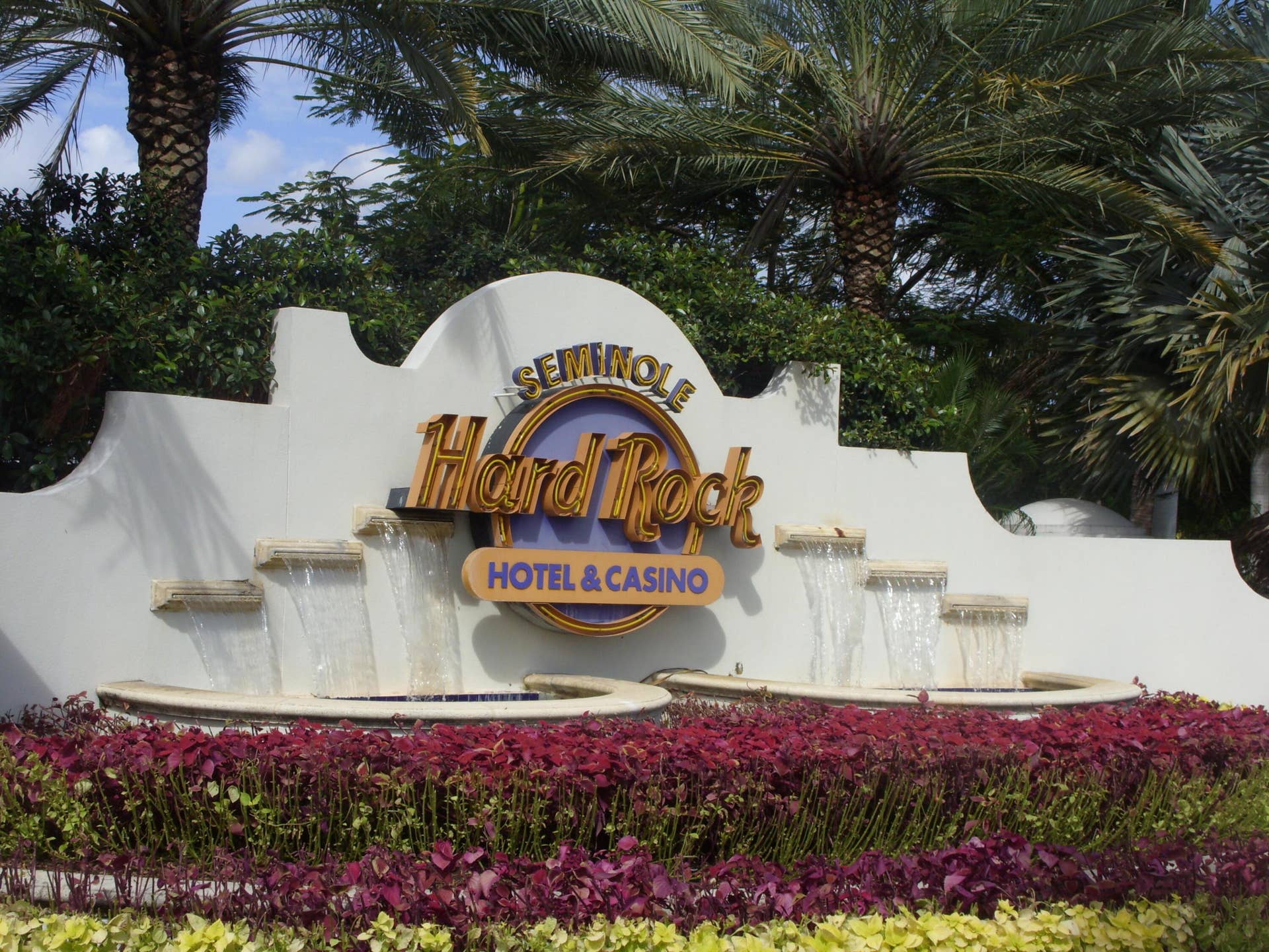 4511 E AQUA BELLA Lane, Dania Beach, FL 33312 Hardrock sign