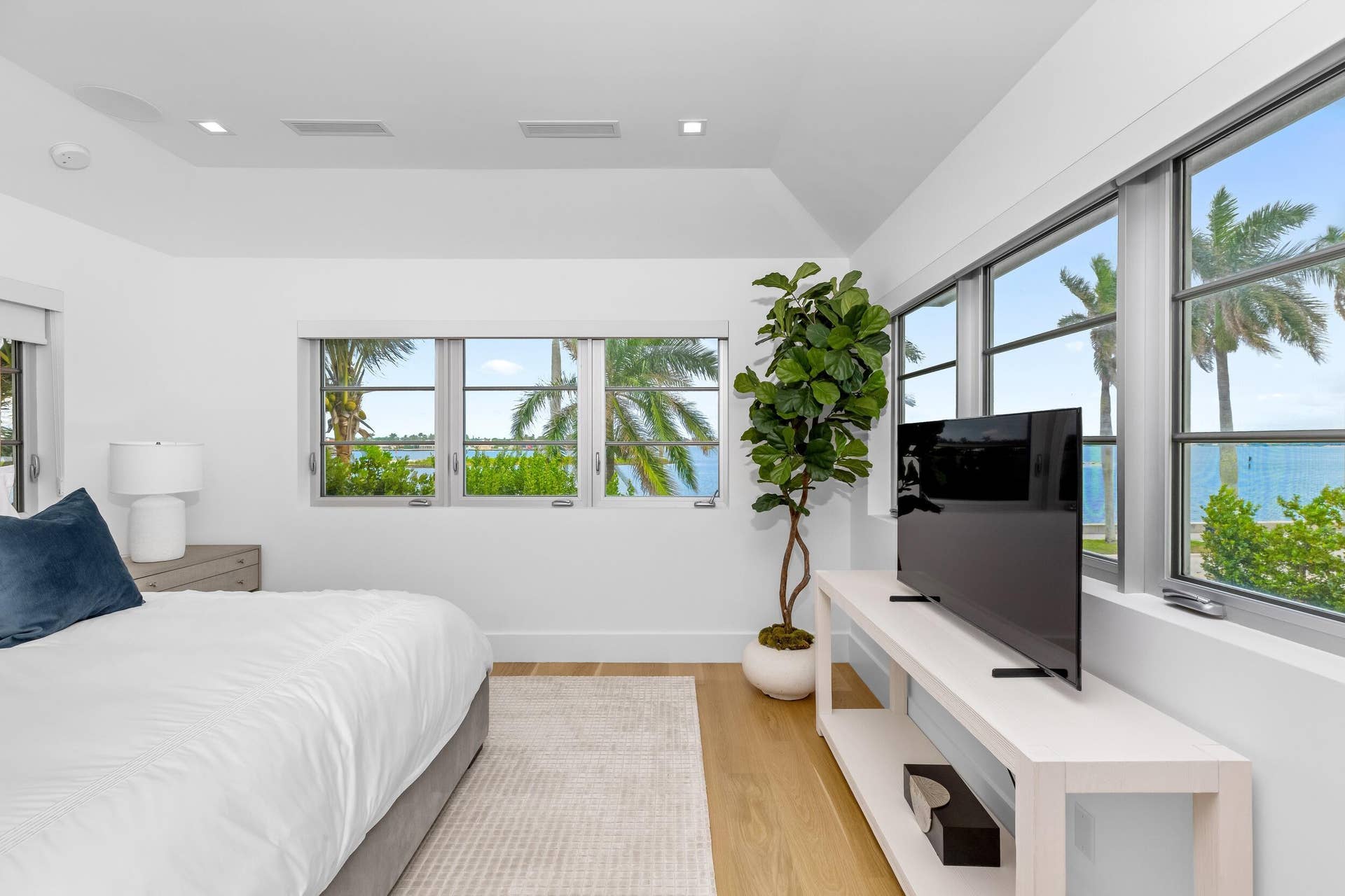 2745 S Flagler Drive, West Palm Beach, FL 33405 Primary Suite