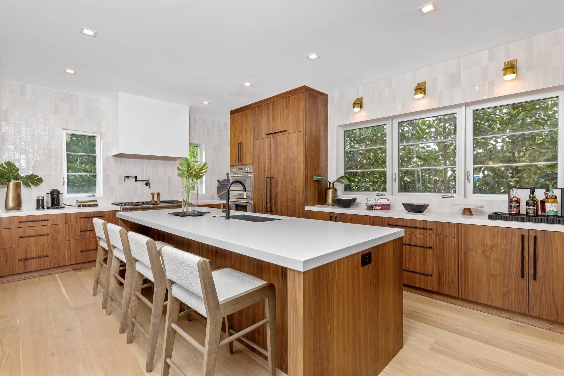 2745 S Flagler Drive, West Palm Beach, FL 33405 Kitchen
