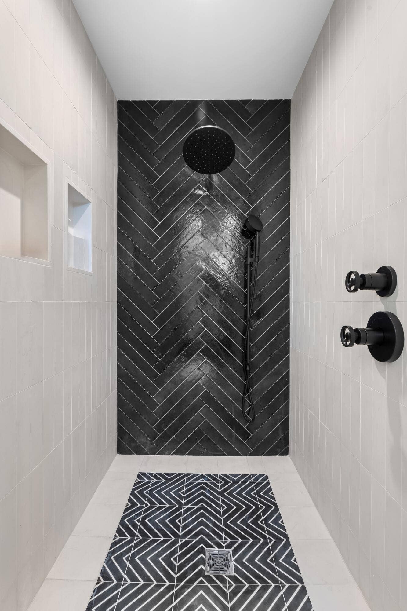 2745 S Flagler Drive, West Palm Beach, FL 33405 Guest Bath