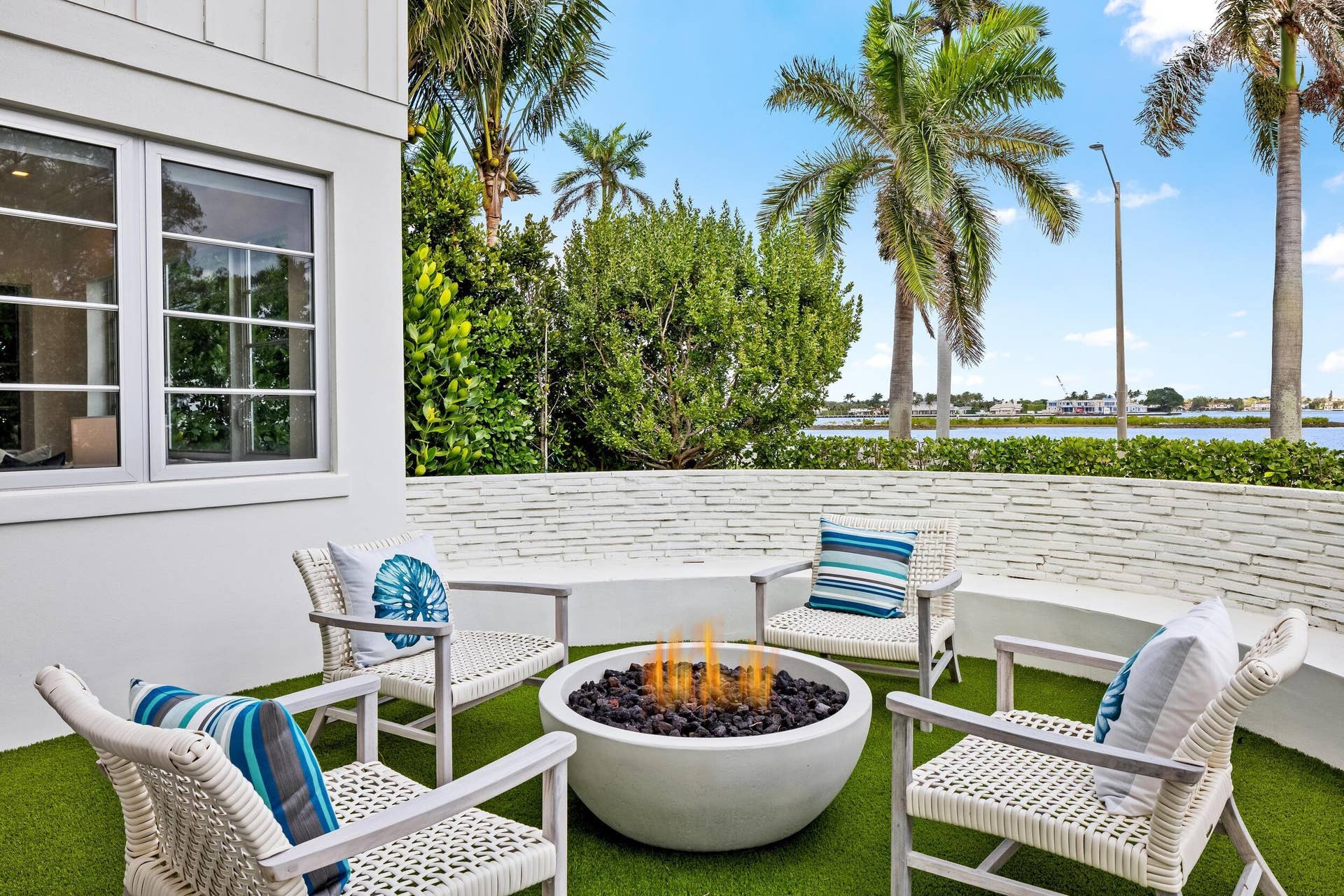 2745 S Flagler Drive, West Palm Beach, FL 33405 Front