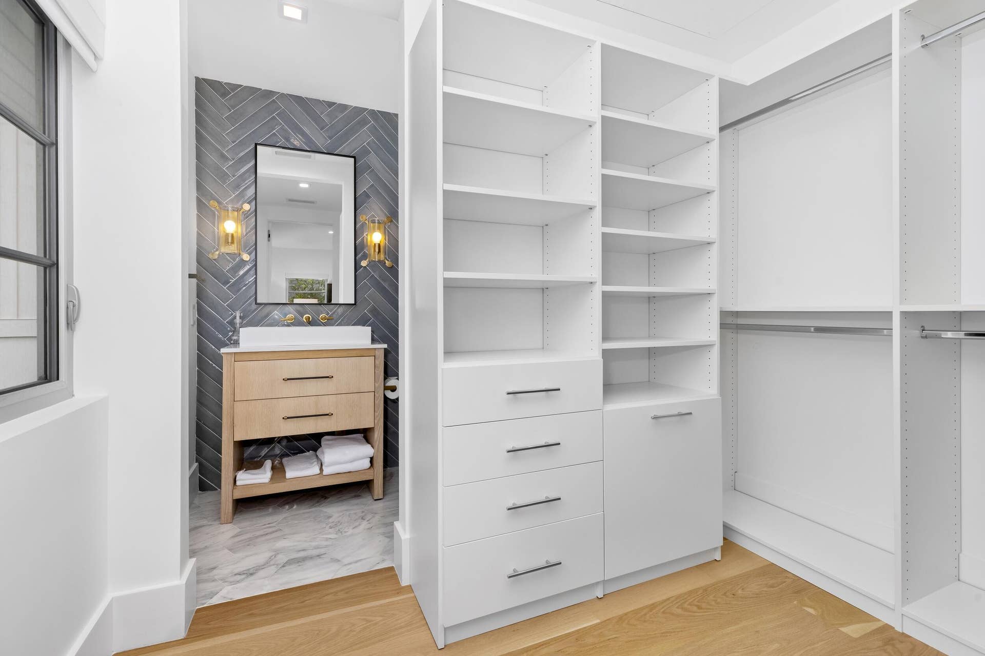 2745 S Flagler Drive, West Palm Beach, FL 33405 Closet
