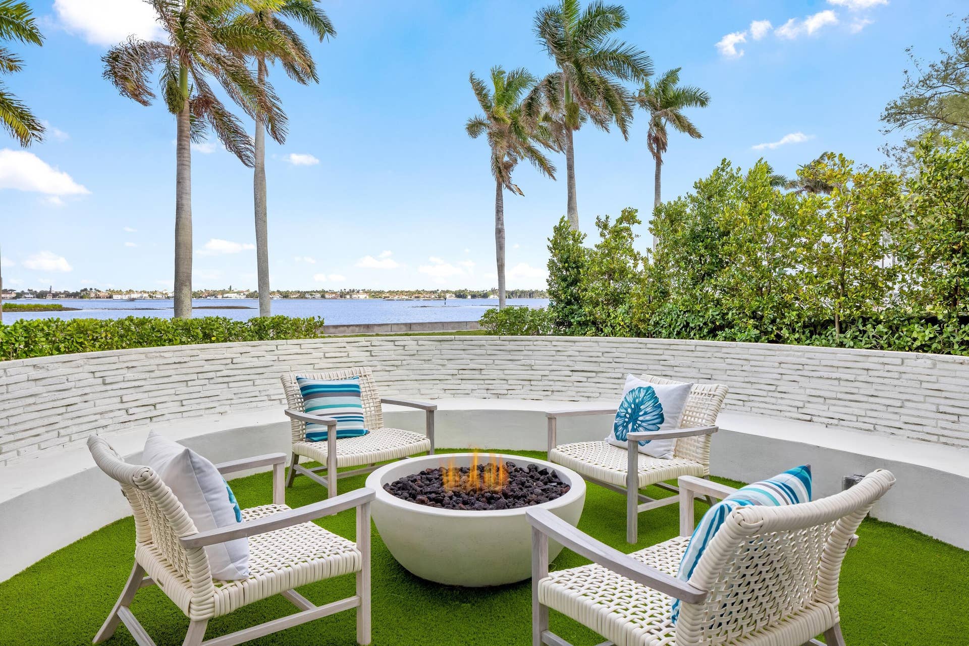 2745 S Flagler Drive, West Palm Beach, FL 33405 Exterior