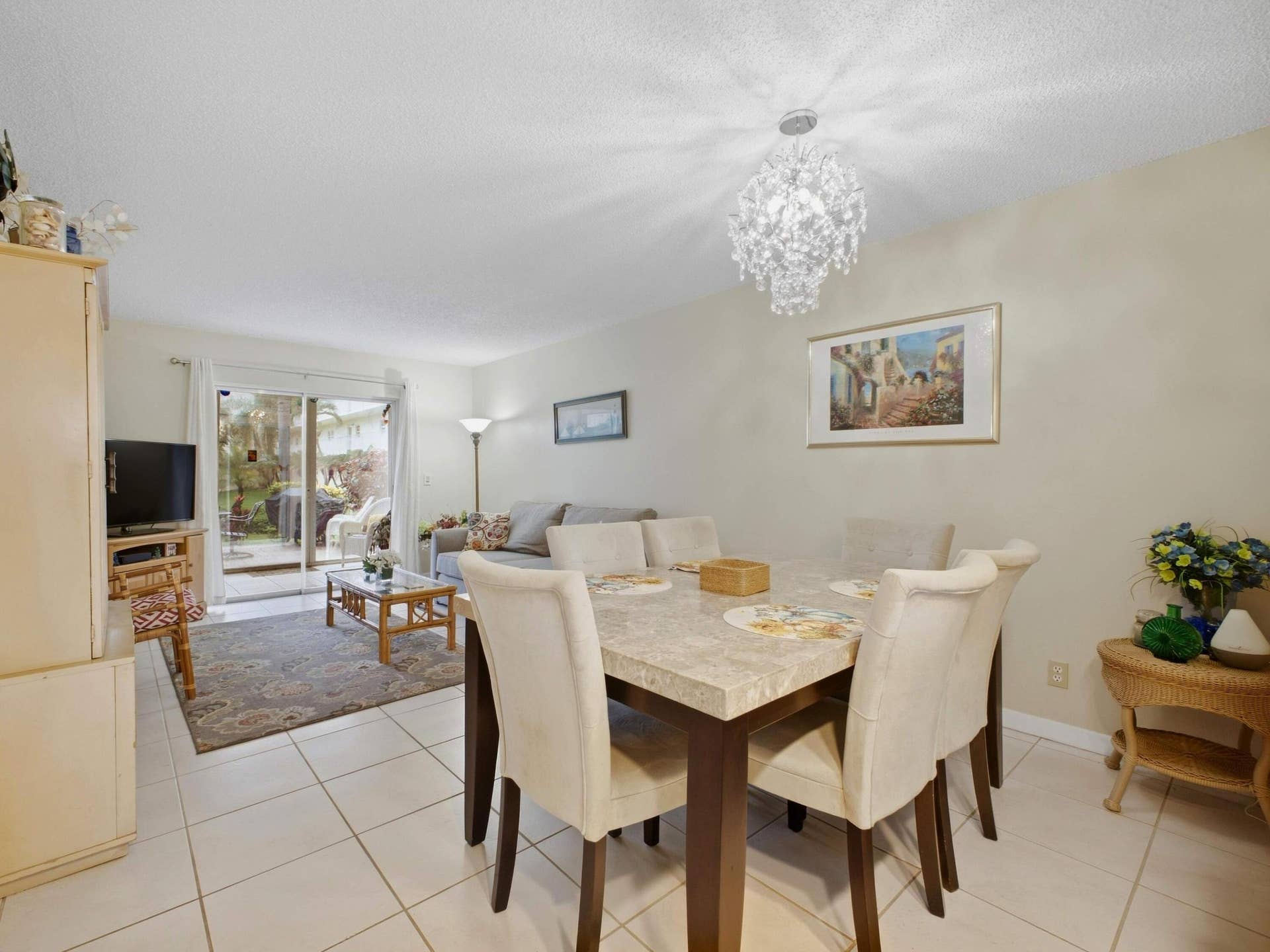2620 NE 1st Court, #1050, Boynton Beach, FL 33435 Dining to Living