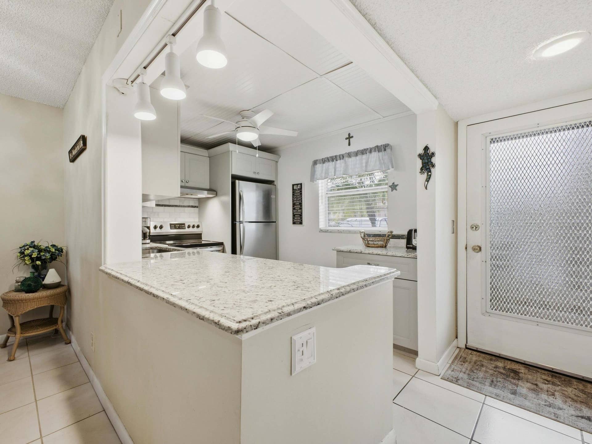 2620 NE 1st Court, #1050, Boynton Beach, FL 33435 Kitchen 1
