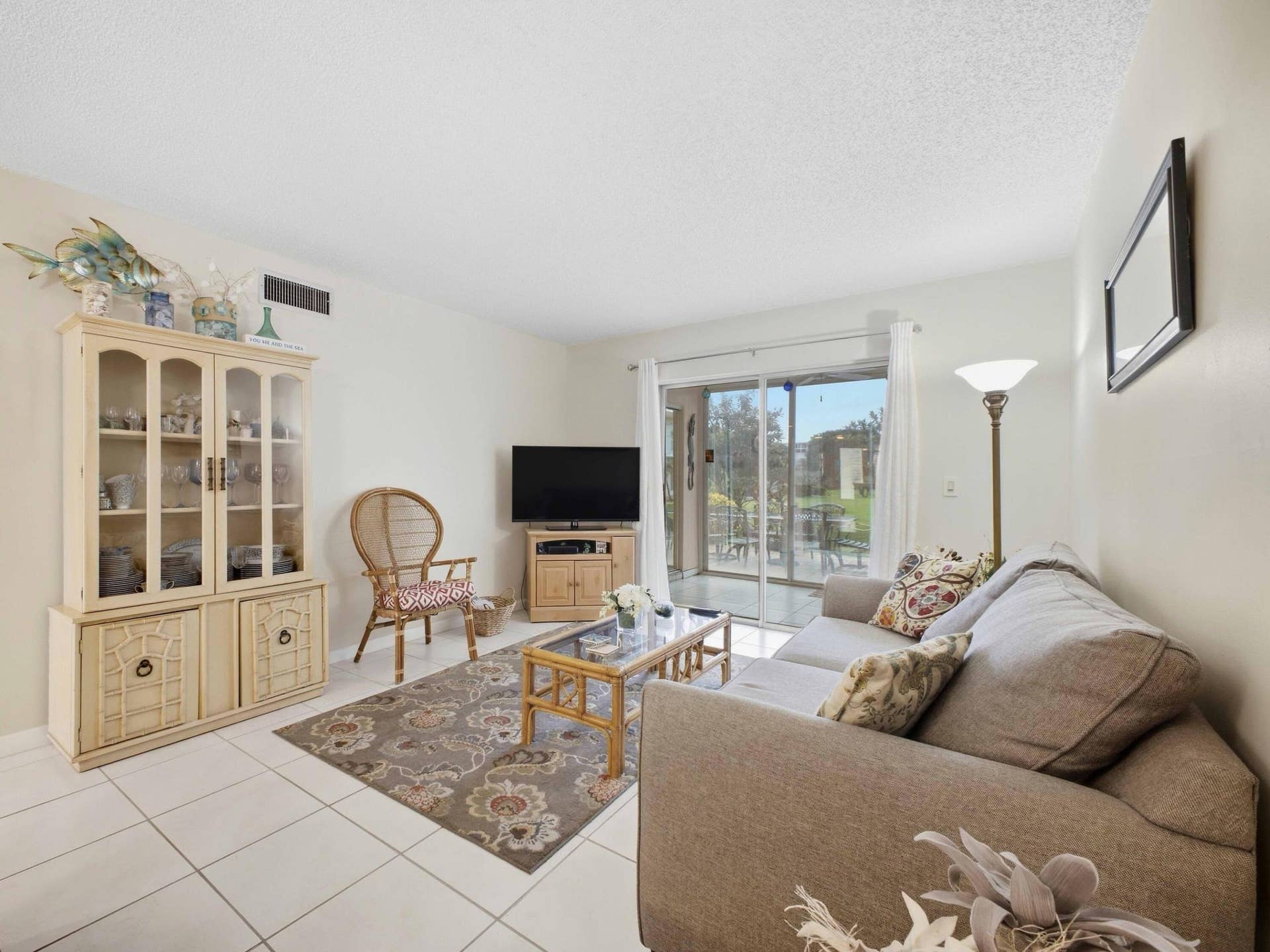 2620 NE 1st Court, #1050, Boynton Beach, FL 33435 Living 2