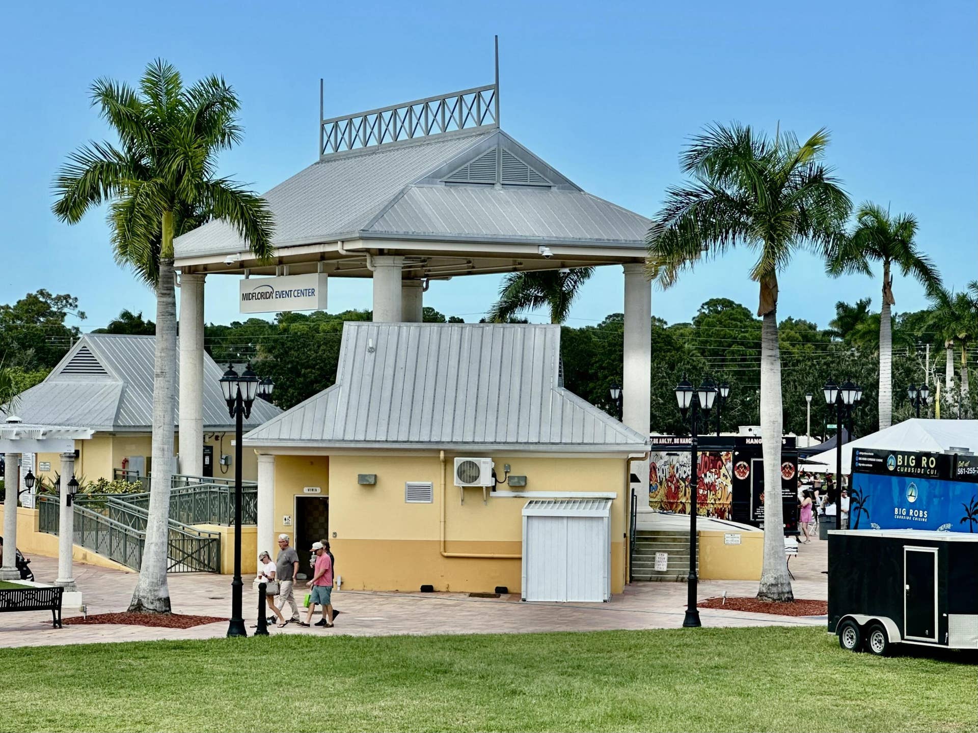 4308 SE BRITTNEY Circle, Port St Lucie, FL 34952 IMG_0905
