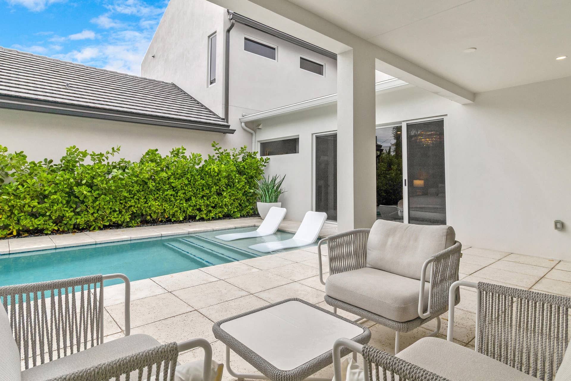 1504 NE 6TH Court, Fort Lauderdale, FL 33304 53_accutour_02 1504-ne-6th-ct -054