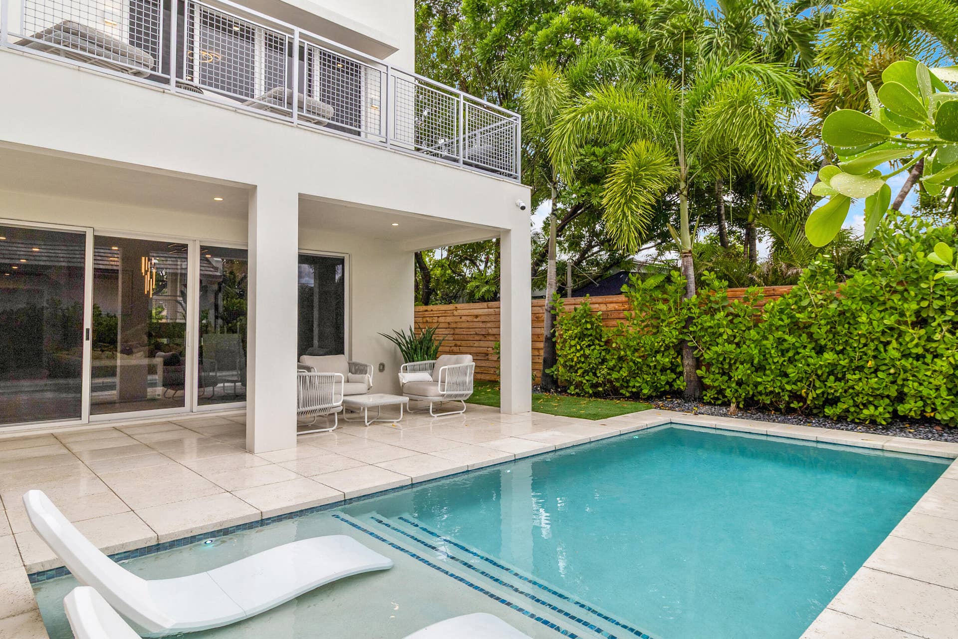 1504 NE 6TH Court, Fort Lauderdale, FL 33304 51_accutour_02 1504-ne-6th-ct -052