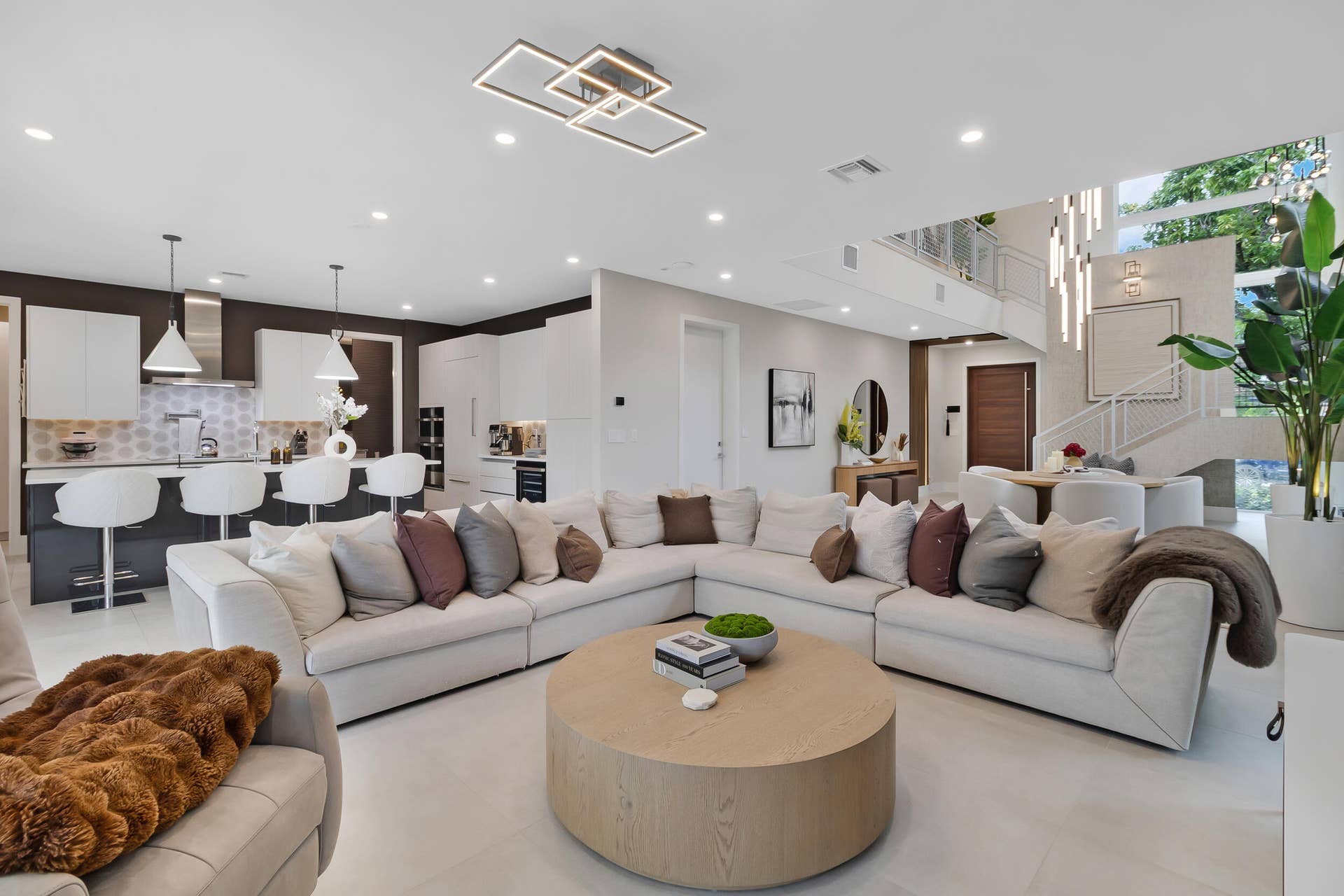 1504 NE 6TH Court, Fort Lauderdale, FL 33304 15_accutour_02 1504-ne-6th-ct -015