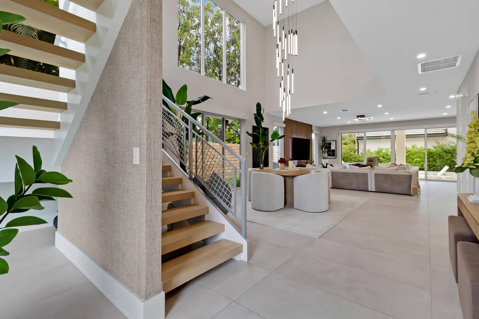 1504 NE 6TH Court, Fort Lauderdale, FL 33304 9_accutour_02 1504-ne-6th-ct -009