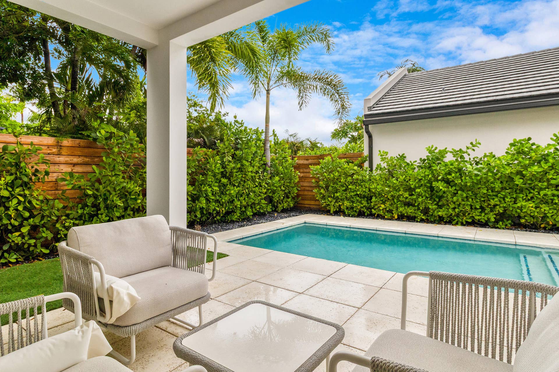 1504 NE 6TH Court, Fort Lauderdale, FL 33304 52_accutour_02 1504-ne-6th-ct -053