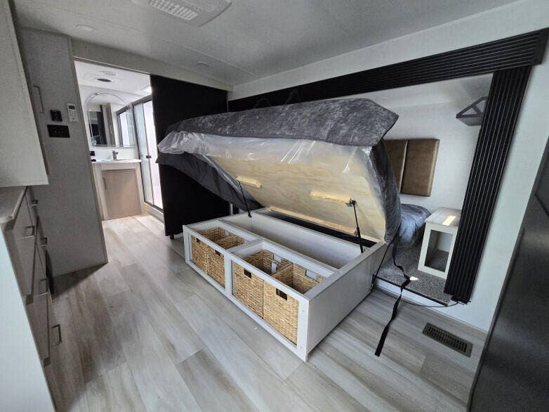 930 Rambling Drive Circle, #LITTLE RANCHES, Wellington, FL 33414 RV: Master bedroom suite. King bed lifts for additional storage