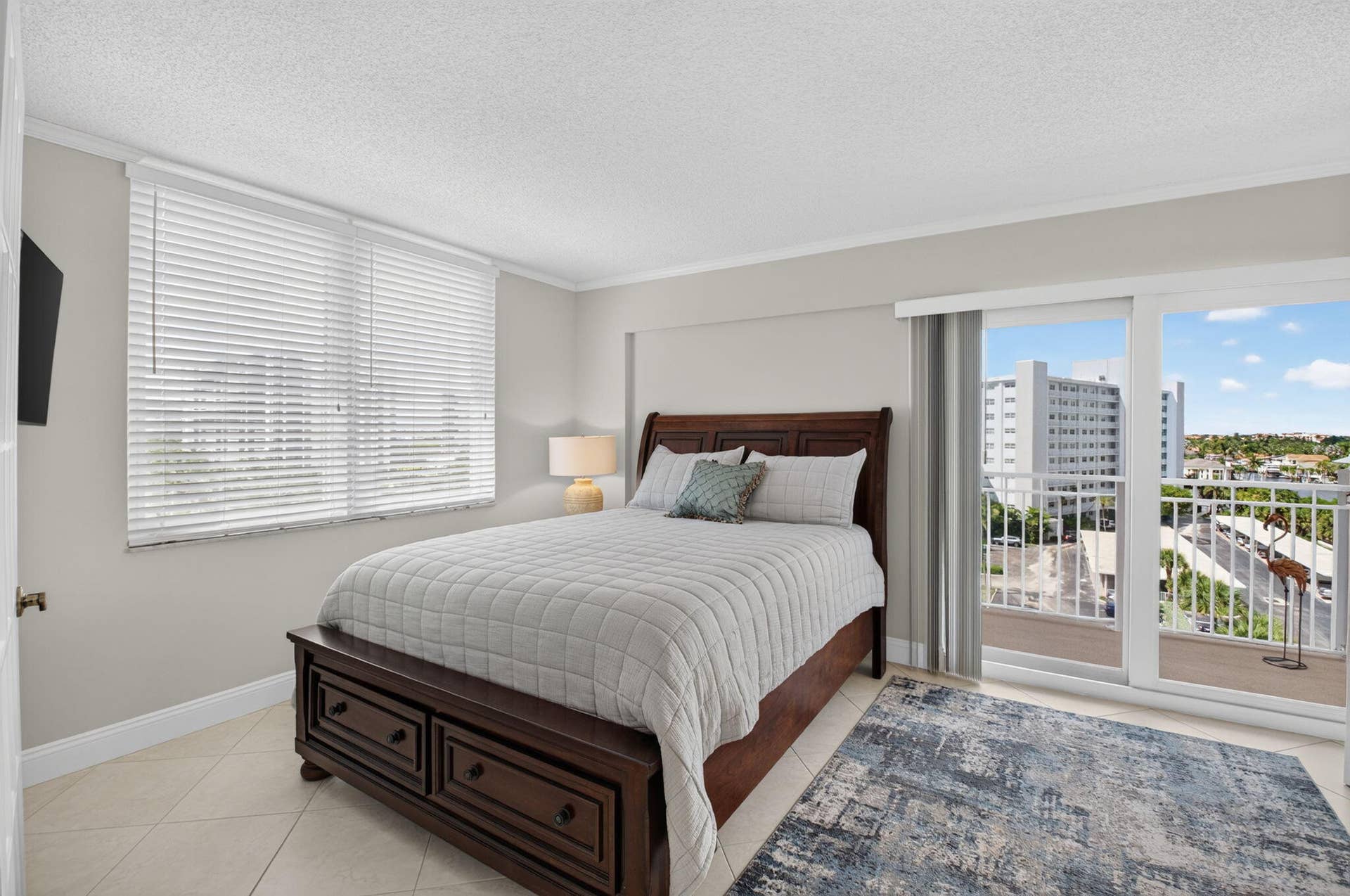 2nd bedroom has it's own balcony