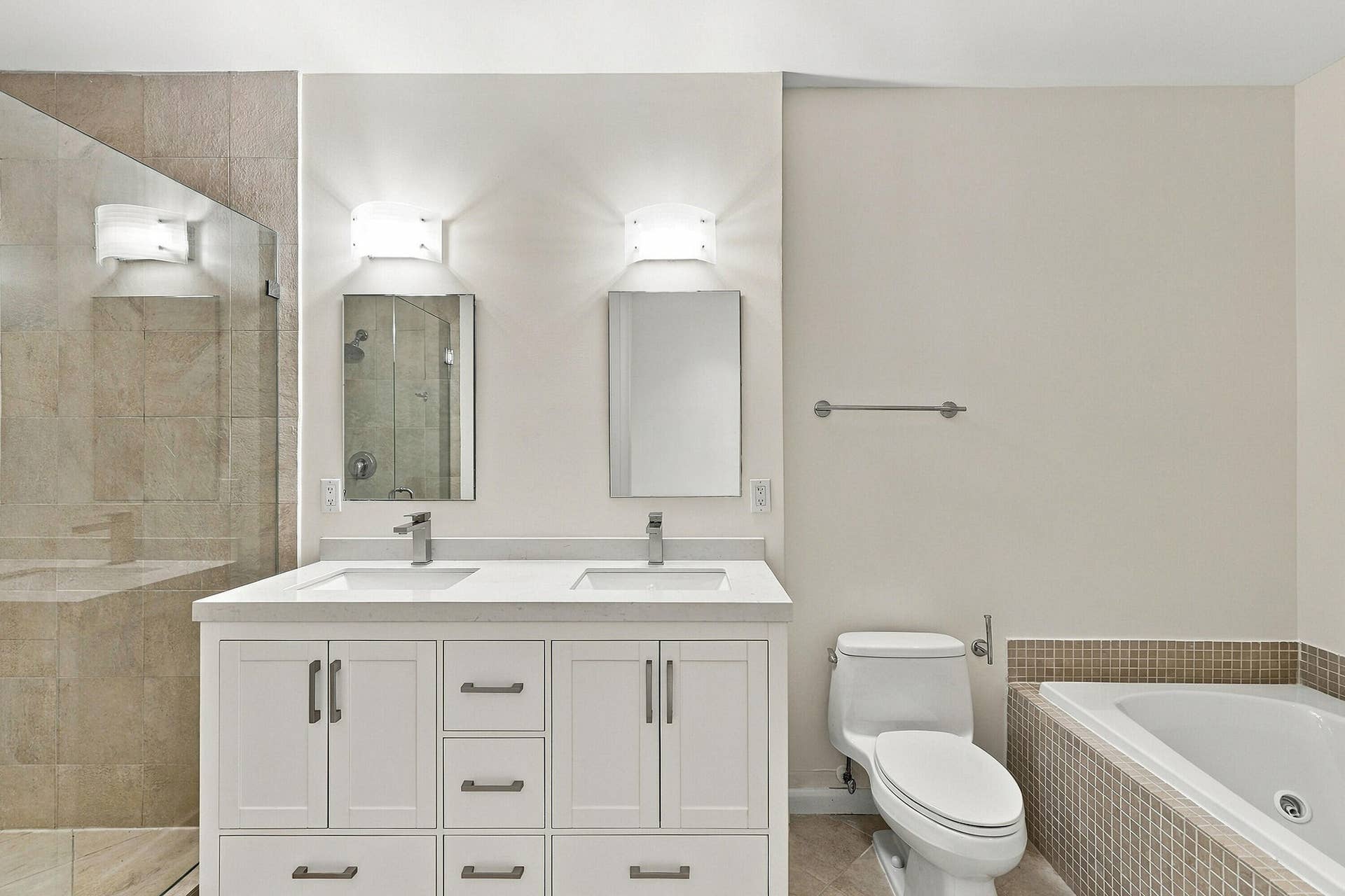 1703 NE 5TH Court, #1703, Fort Lauderdale, FL 33301 Bathroom 3