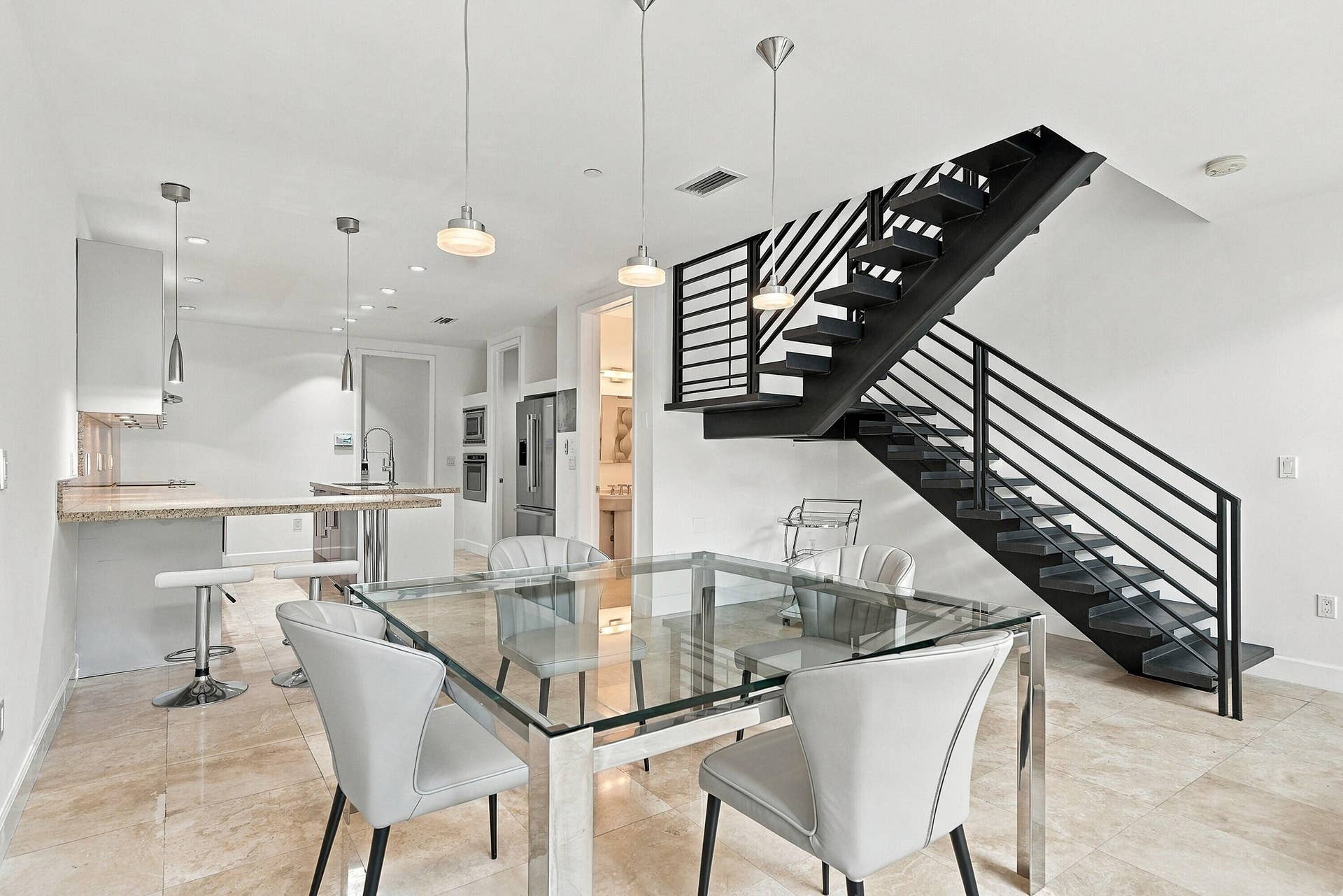 1703 NE 5TH Court, #1703, Fort Lauderdale, FL 33301 Dining area