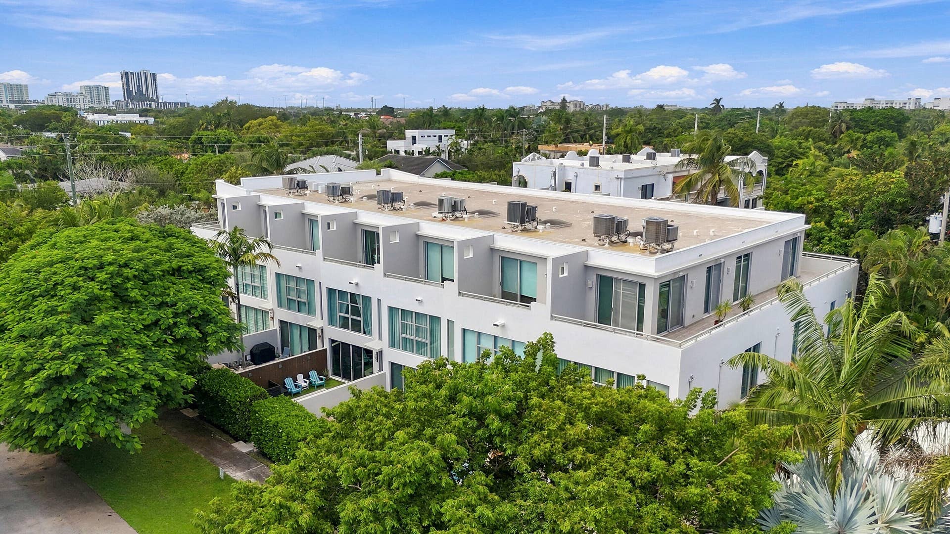 1703 NE 5TH Court, #1703, Fort Lauderdale, FL 33301 aerial view