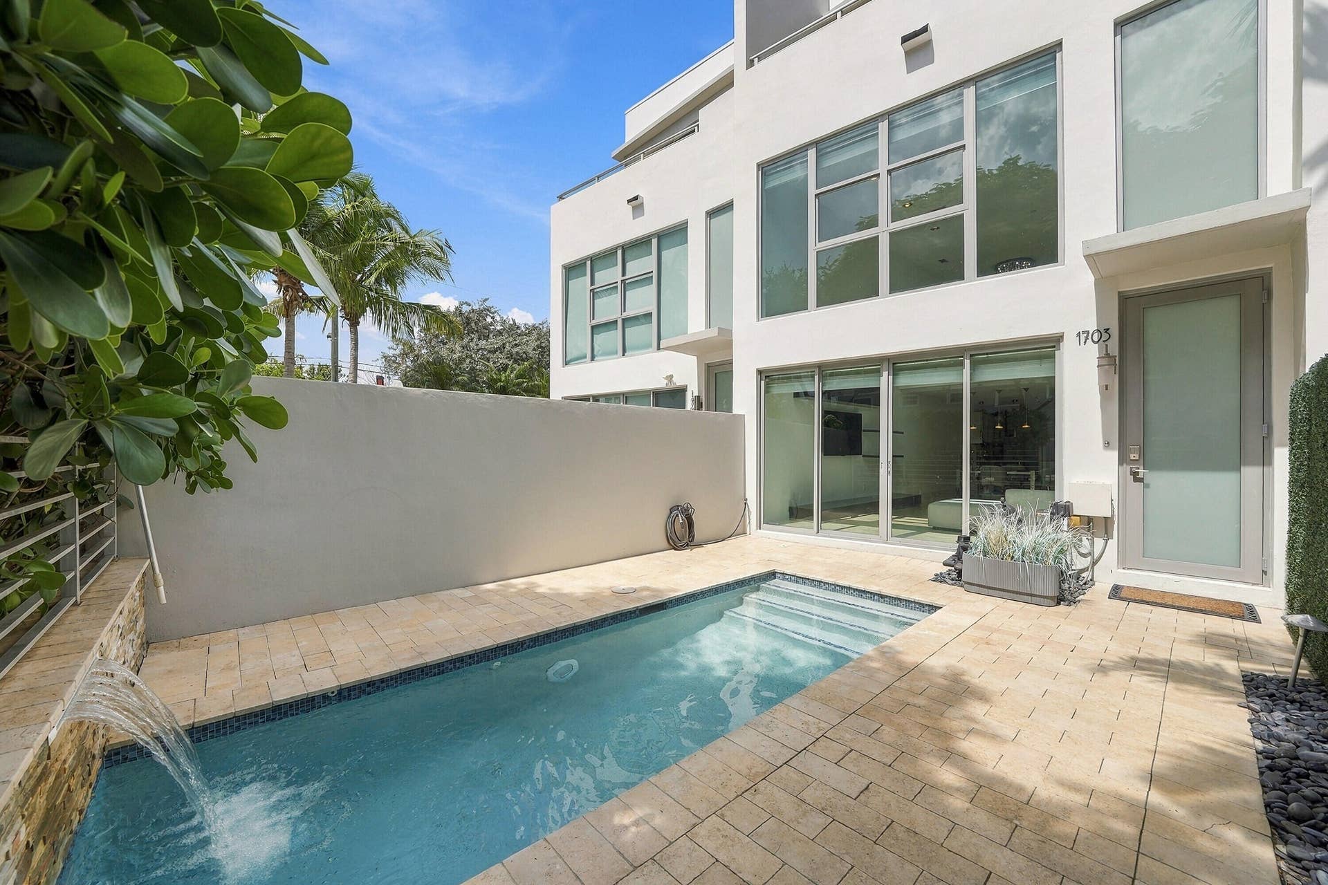1703 NE 5TH Court, #1703, Fort Lauderdale, FL 33301 Pool