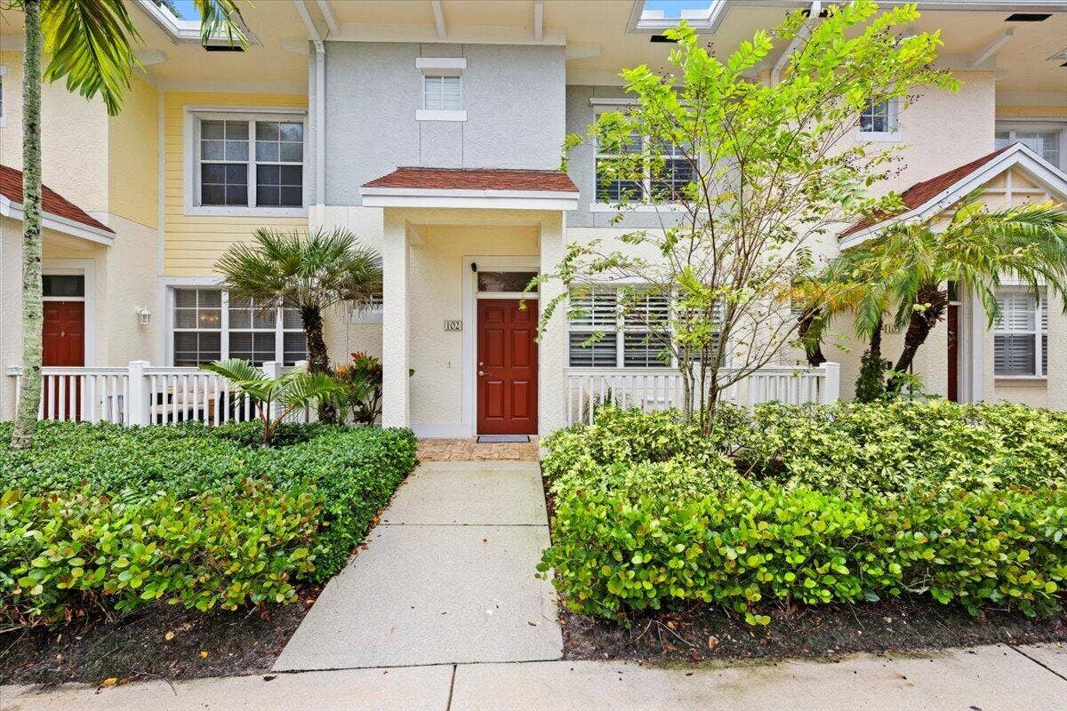 776 DAKOTA Drive, #102, Jupiter, FL 33458 04-424A2948