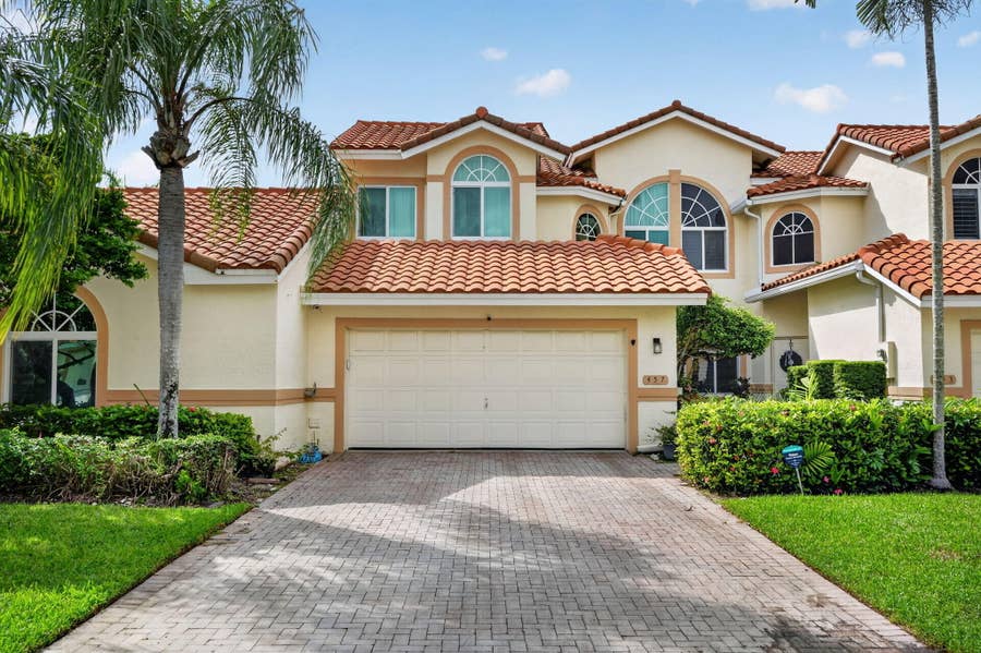 Property photo for 457 W PALM AIRE Drive, Pompano Beach, FL