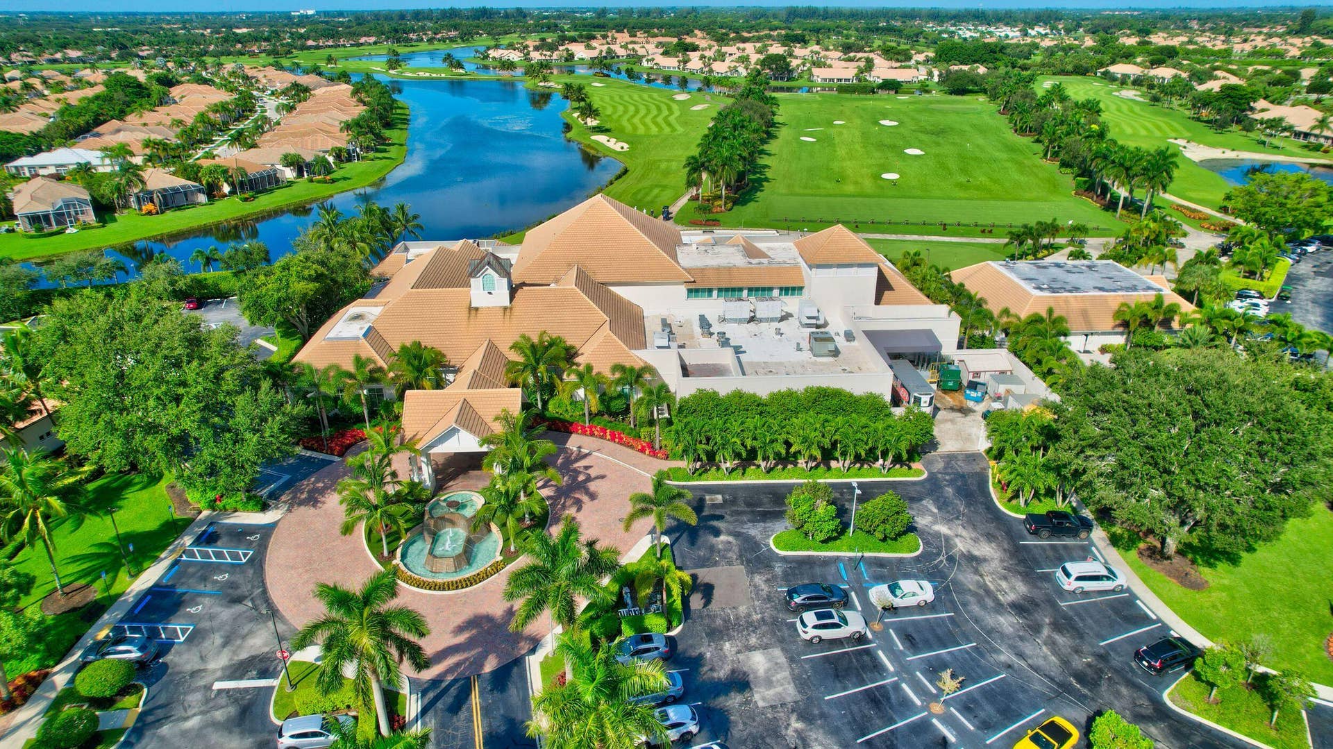 8049 Aberdeen Drive, #201, Boynton Beach, FL 33472 CLUB OVERVIEW