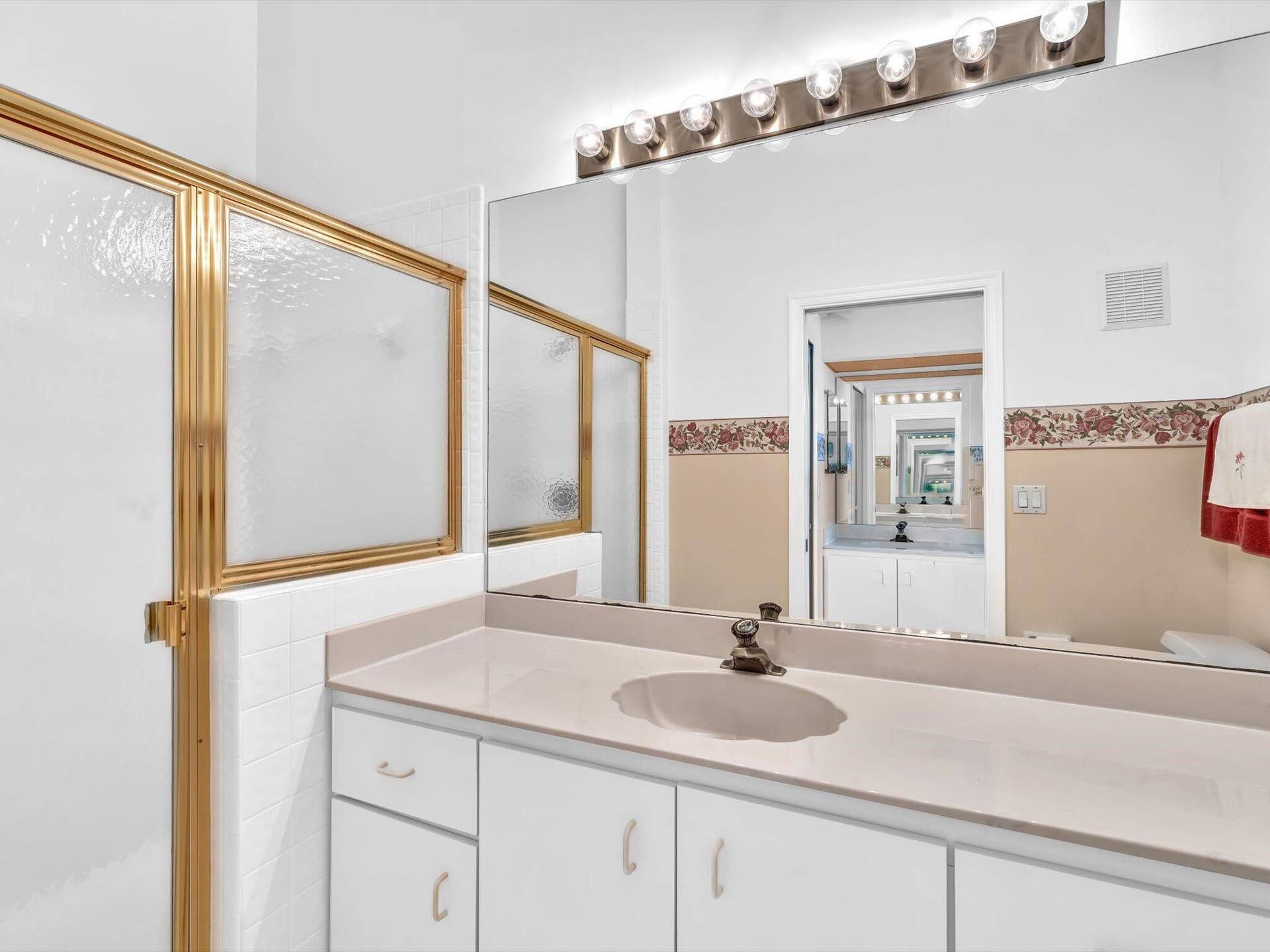 8049 Aberdeen Drive, #201, Boynton Beach, FL 33472 primary bath w: shower