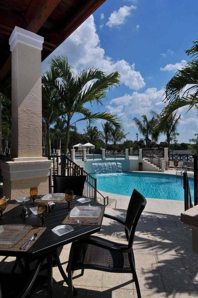 8049 Aberdeen Drive, #201, Boynton Beach, FL 33472 OUTSIDE OASIS