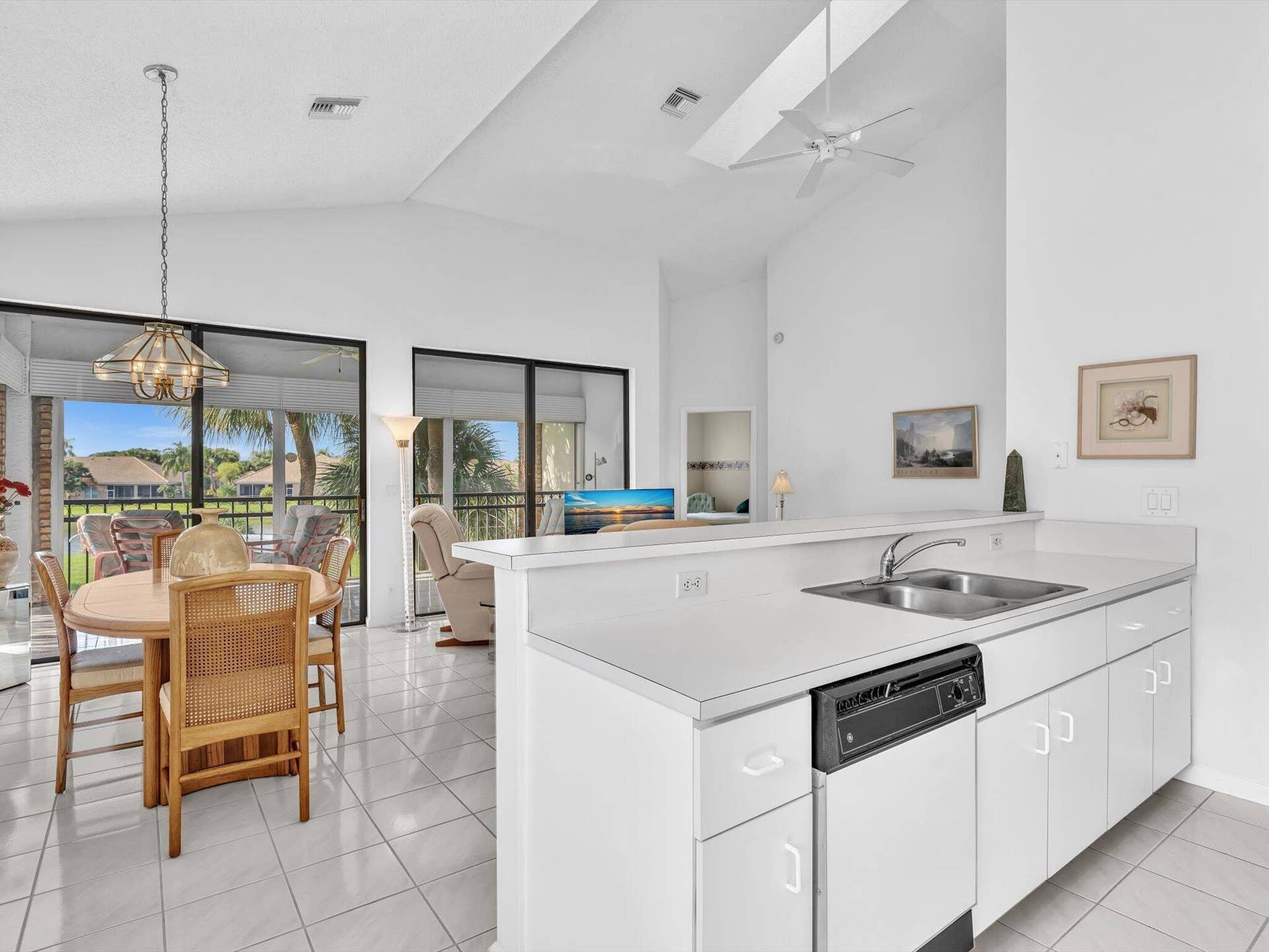 8049 Aberdeen Drive, #201, Boynton Beach, FL 33472 kit-din