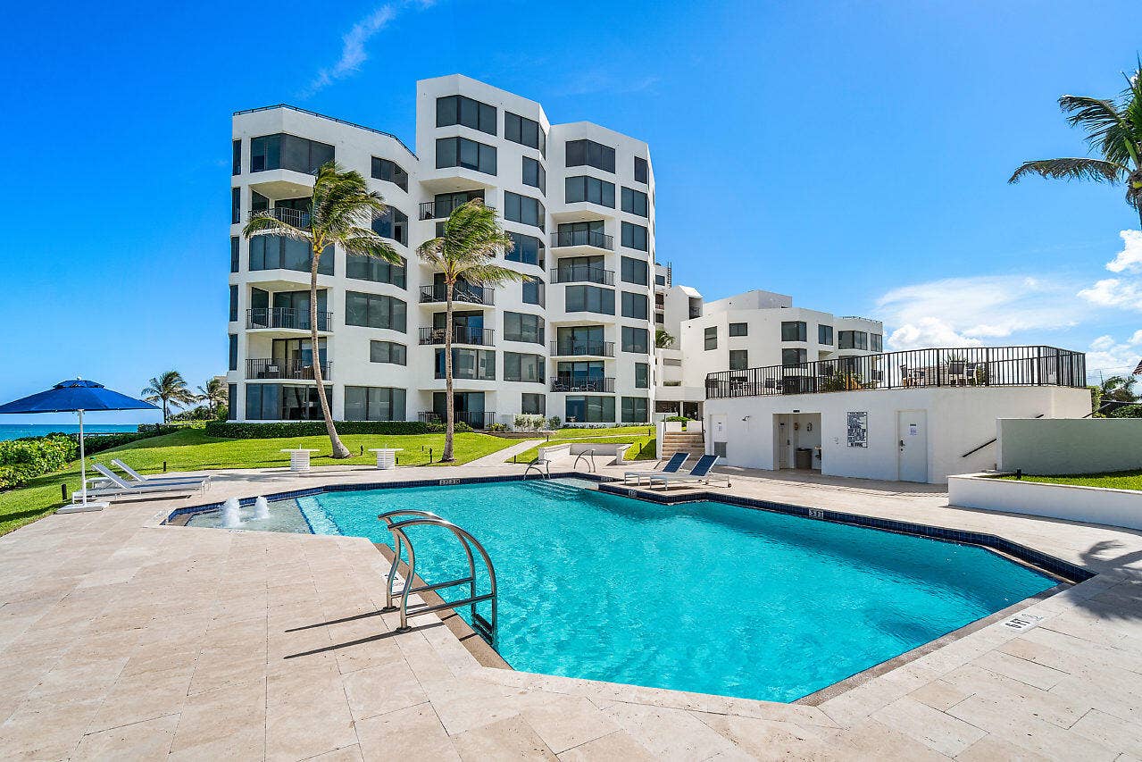 Resort Style Pool