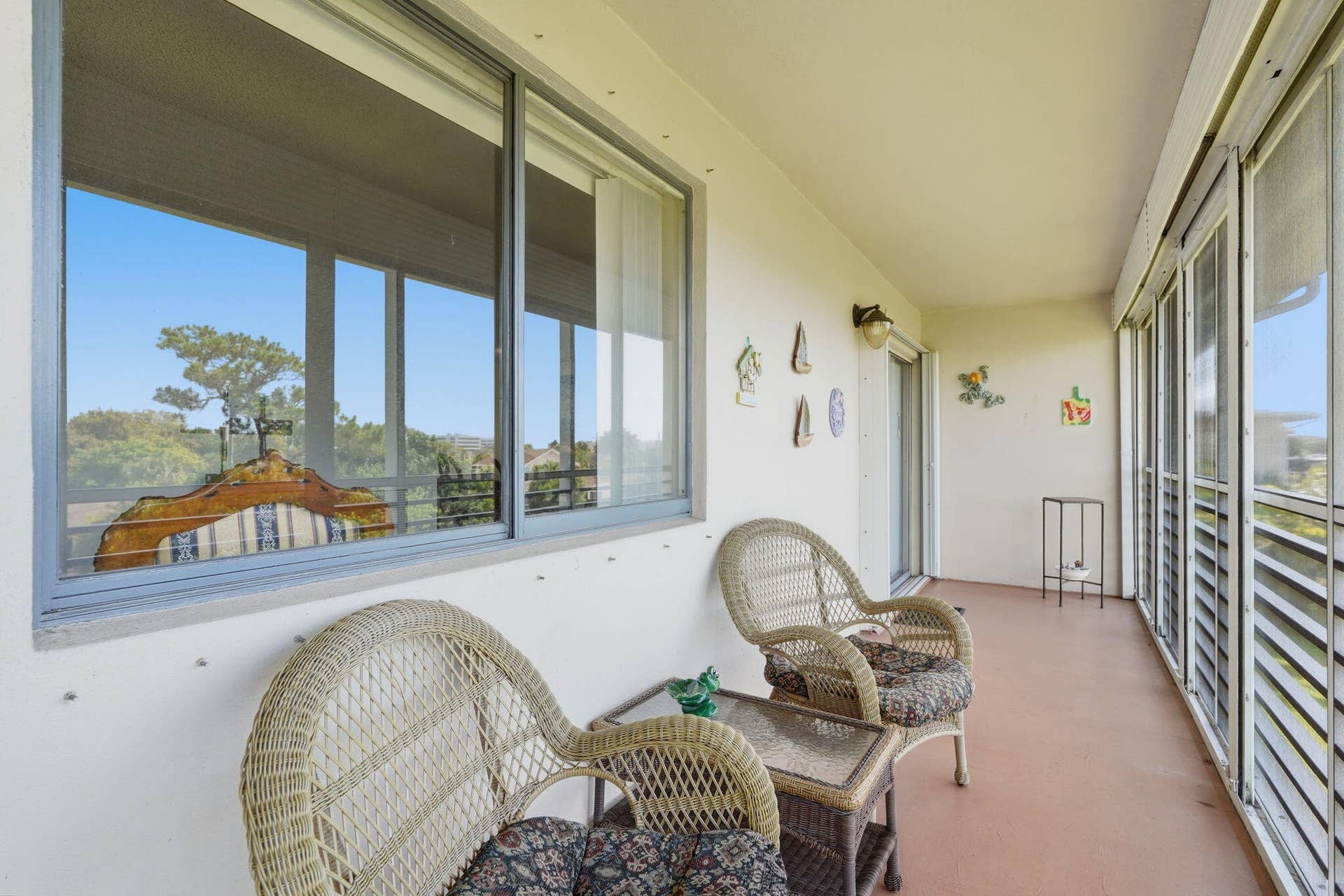 2606 Garden Drive S, #305, Lake Worth, FL 33461 Spacious balcony