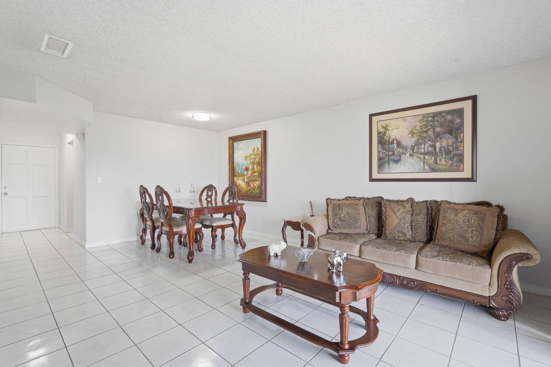 2606 Garden Drive S, #305, Lake Worth, FL 33461 Living room and dining room